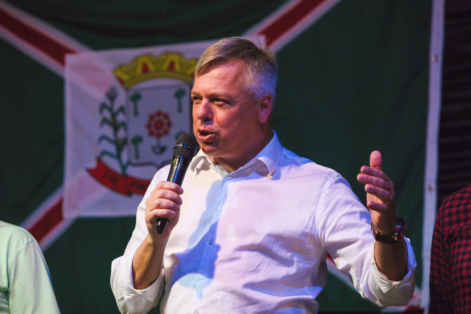 Fabiano celebra 60 anos de Pinhalzinho com população em evento municipal