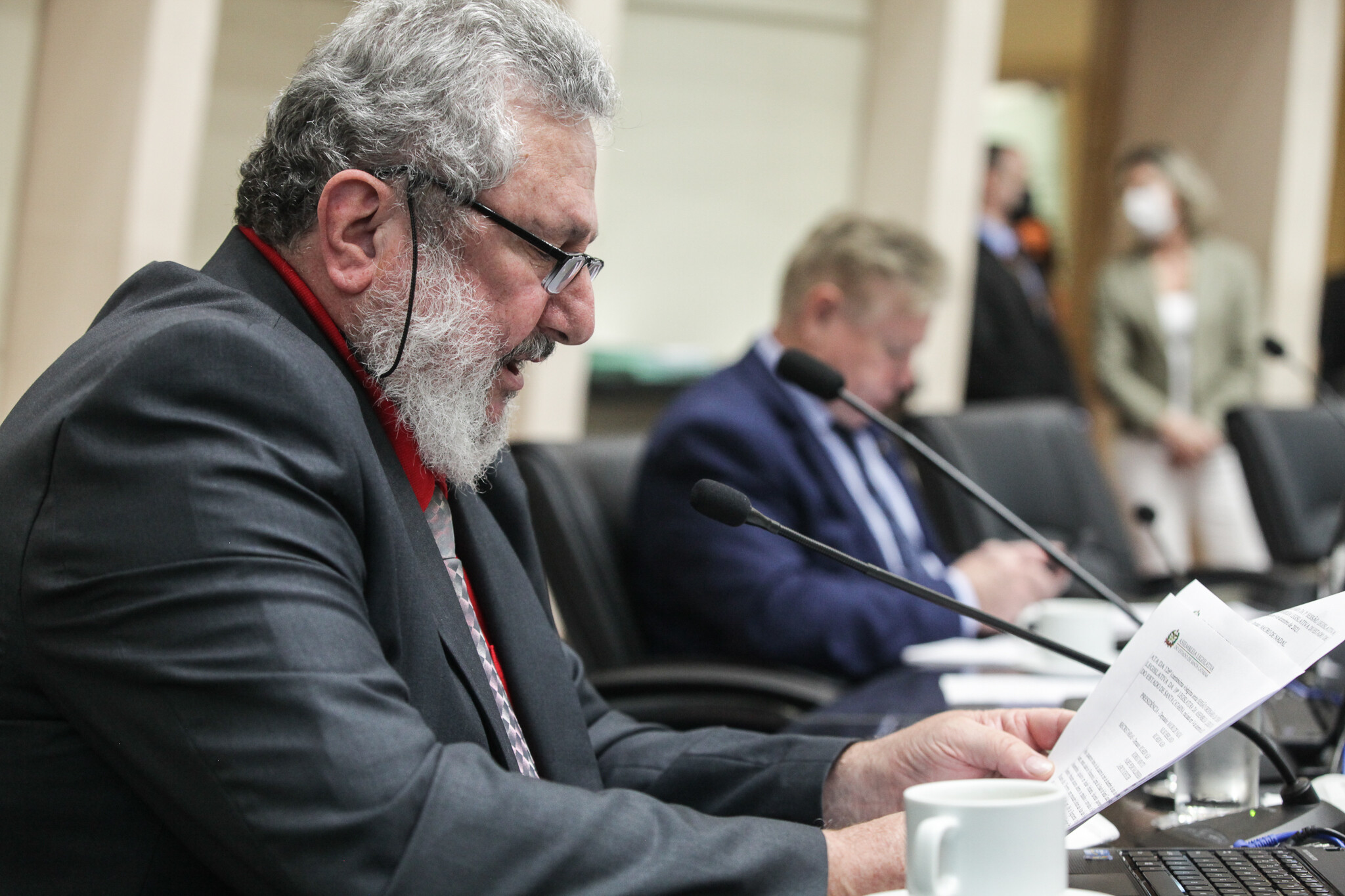Padre Pedro propõe envio de obras digitalizadas para acervo da Biblioteca Pública