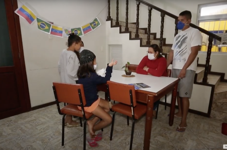 Alida Rodrigues e a família foram selecionados por programa de apoio a imigrantes. FOTO: Reprodução TVAL