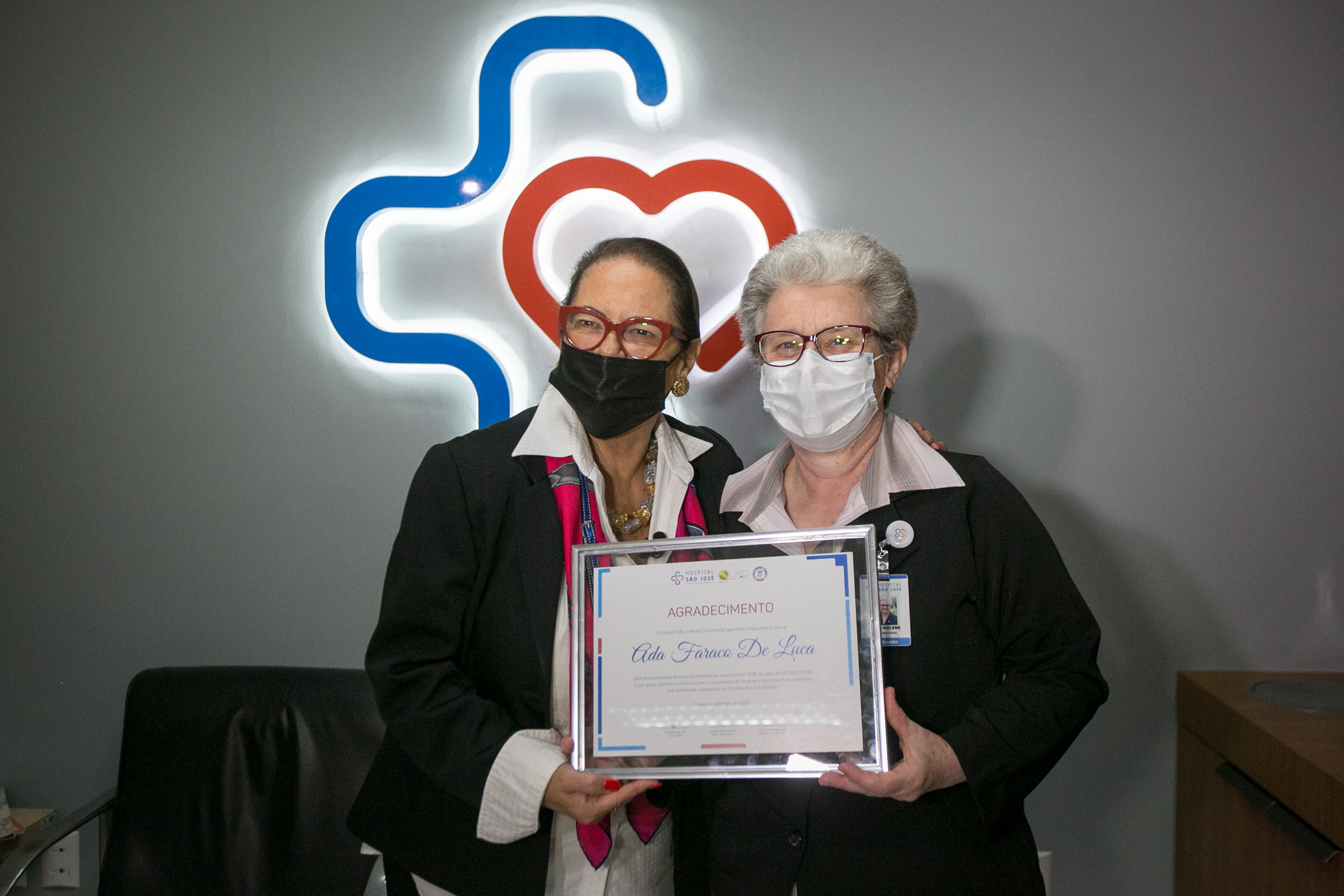 Deputada Ada De Luca (MDB) e Diretora Geral do Hospital São José, irmã Isolene Lofi