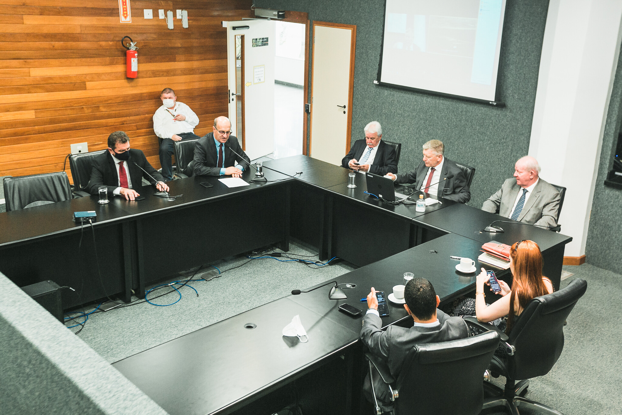 Membros da Comissão de Constituição e Justiça (CCJ), em reunião em dezembro passado