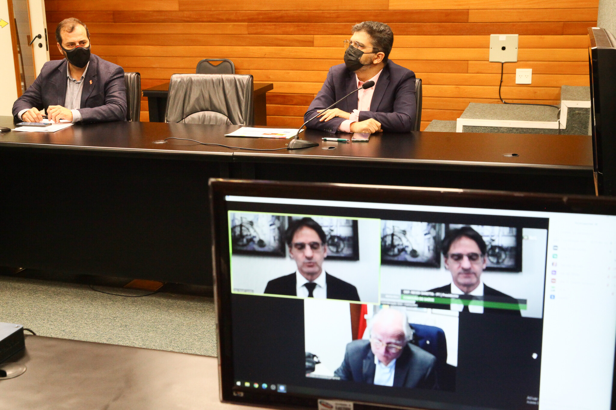 Secretário adjunto Alexandre Lencina Fagundes (E) participou de debate na Comissão de Saúde nesta quarta-feira (9)