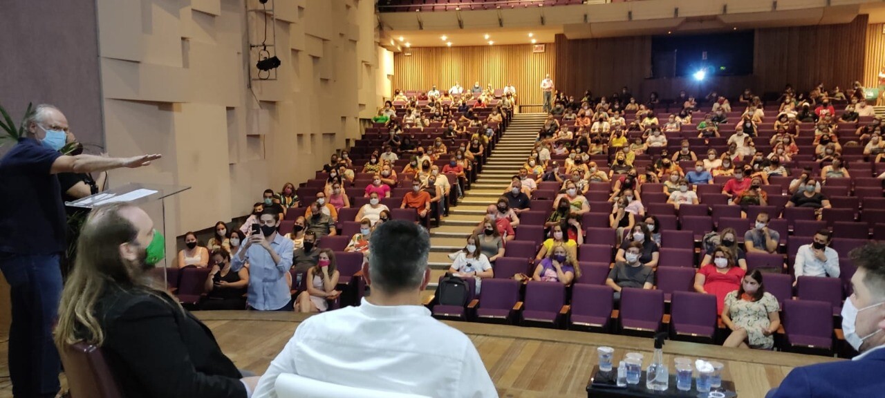 Deputado defende valorização dos professores e celebra entrega de obras