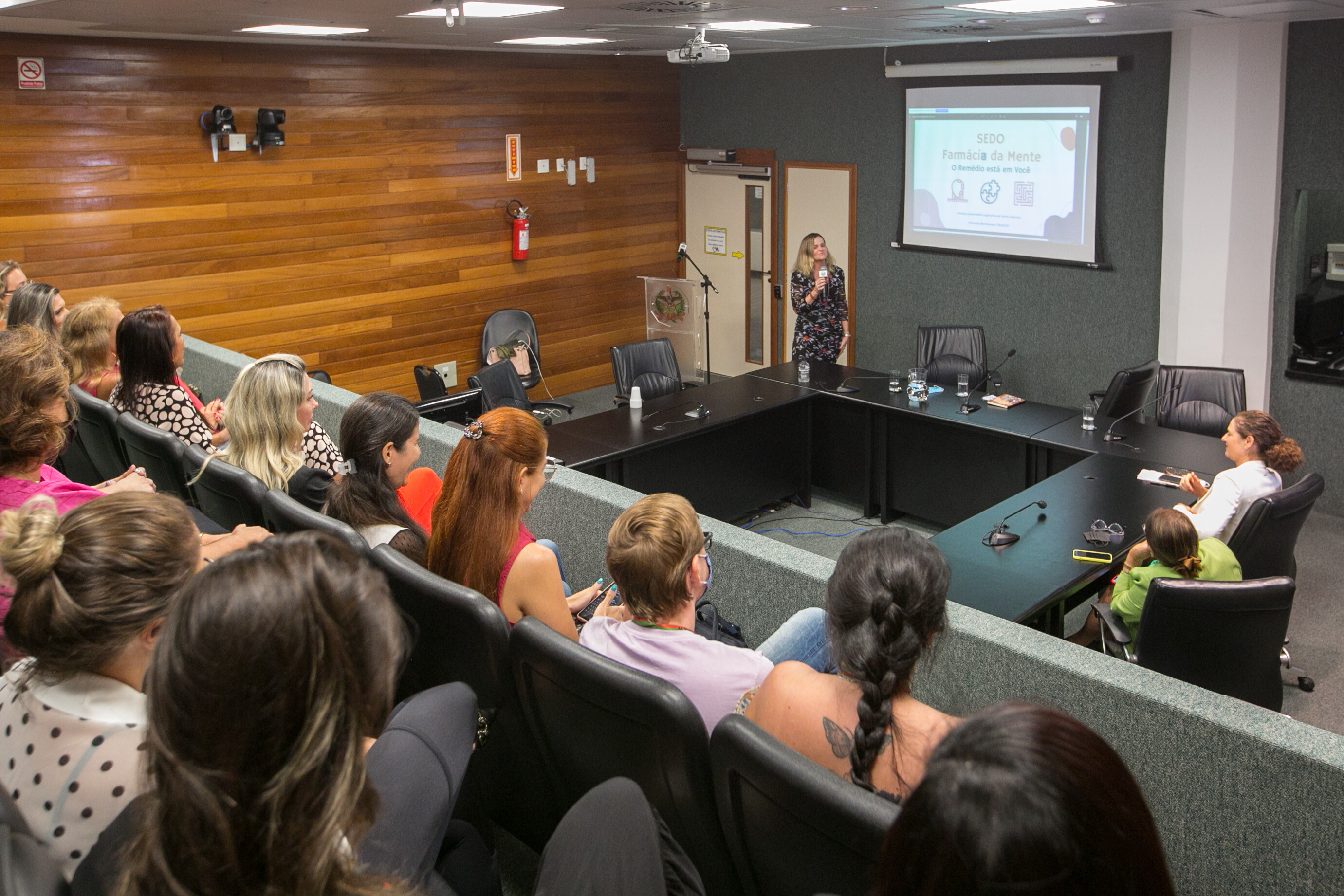 Palestra: Os remédios produzidos pelo corpo humano