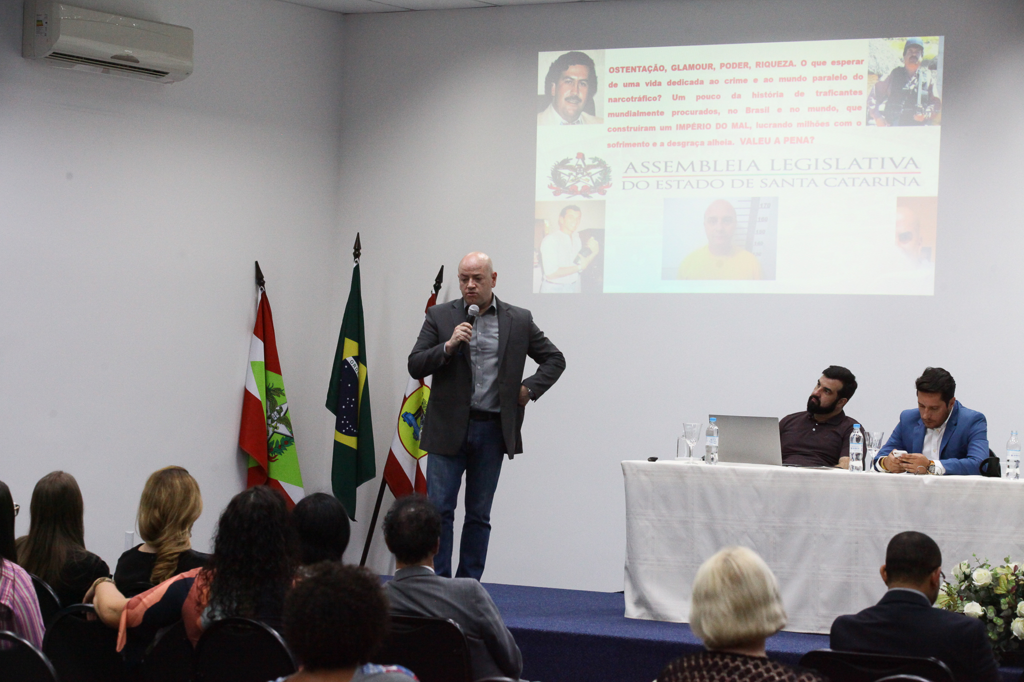 Palestra - Mulher e o Drama das Drogas na Família e Sociedade