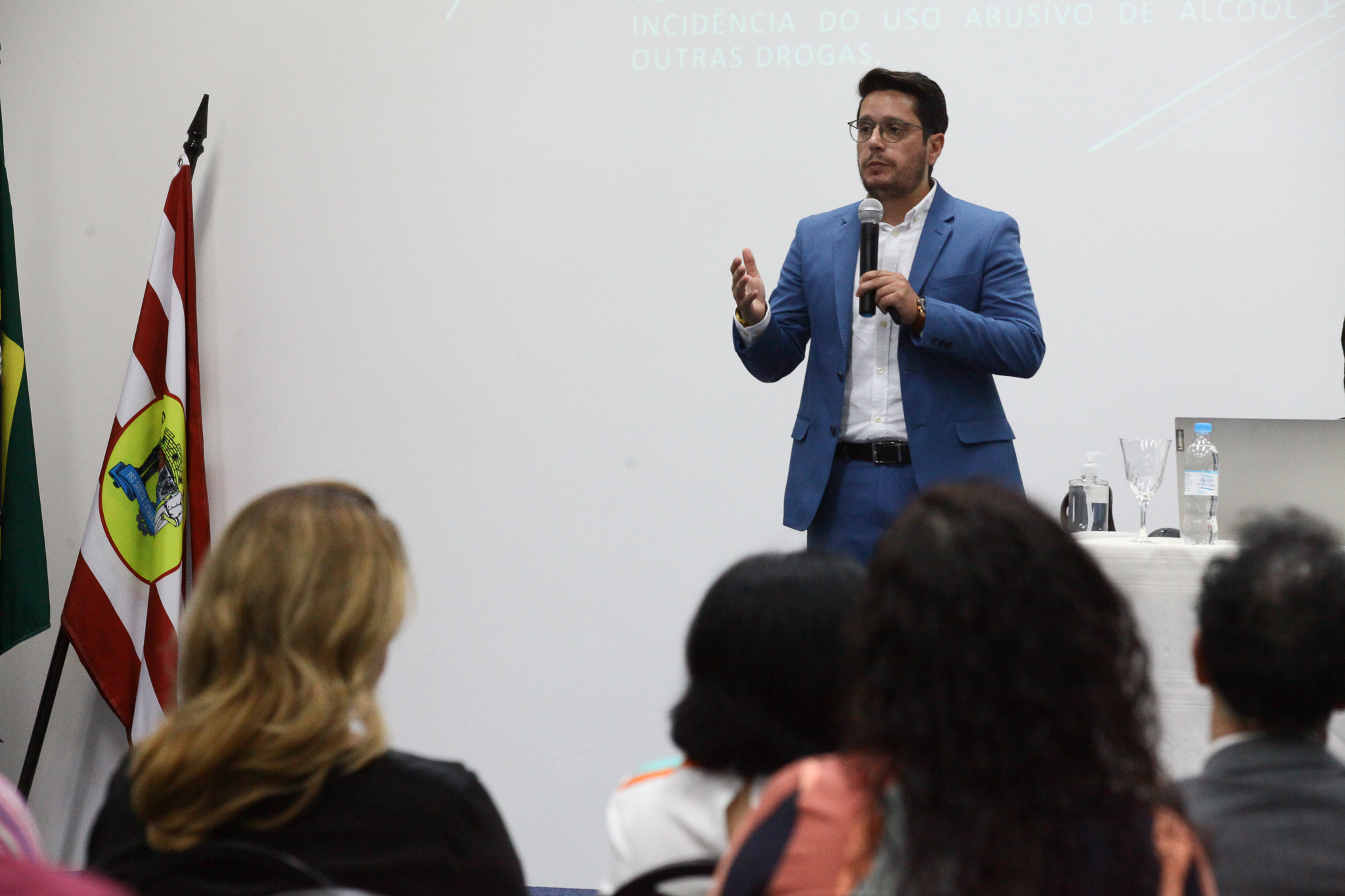 Palestra - Mulher e o Drama das Drogas na Família e Sociedade