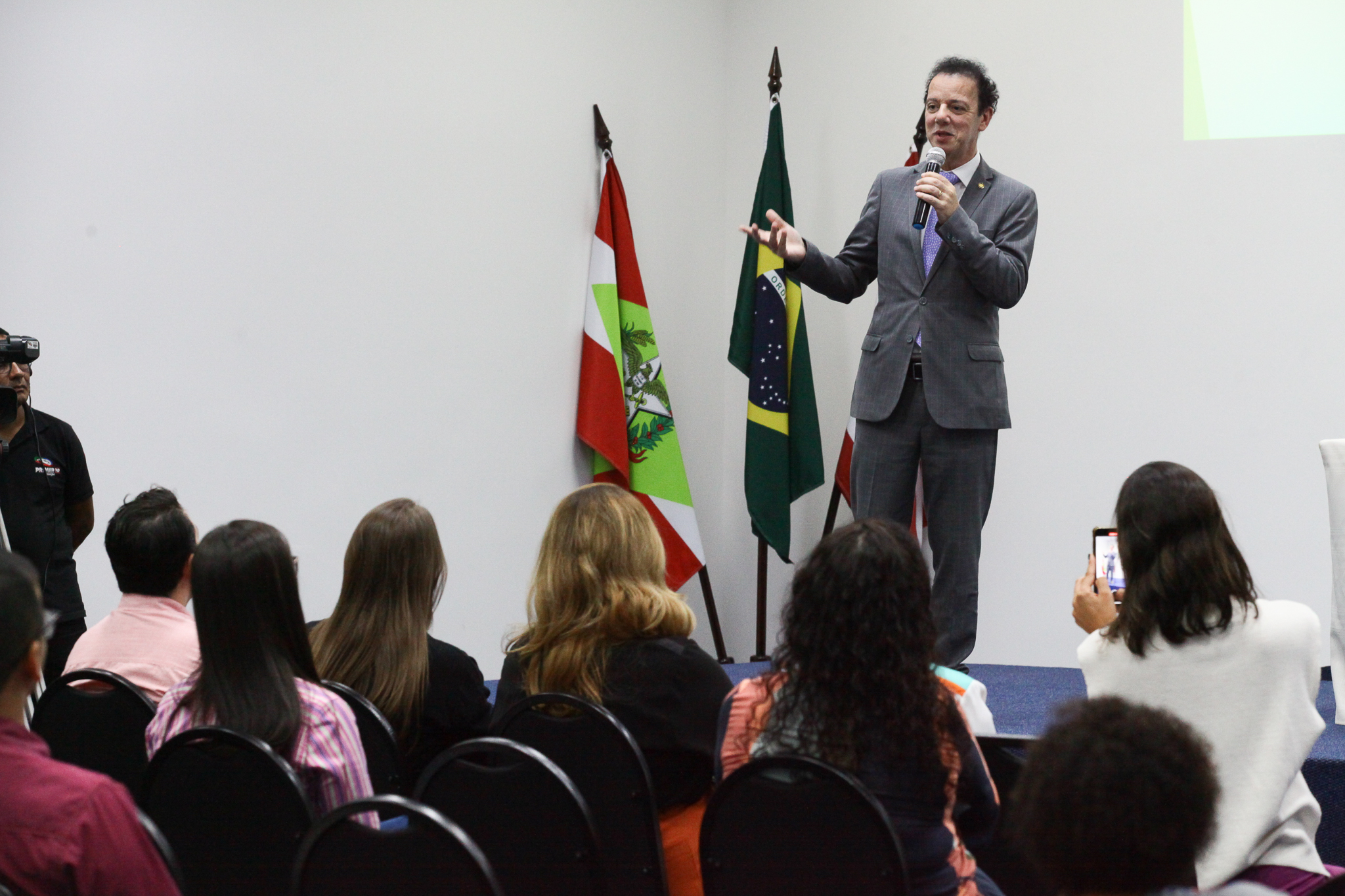 Palestra - Mulher e o Drama das Drogas na Família e Sociedade
