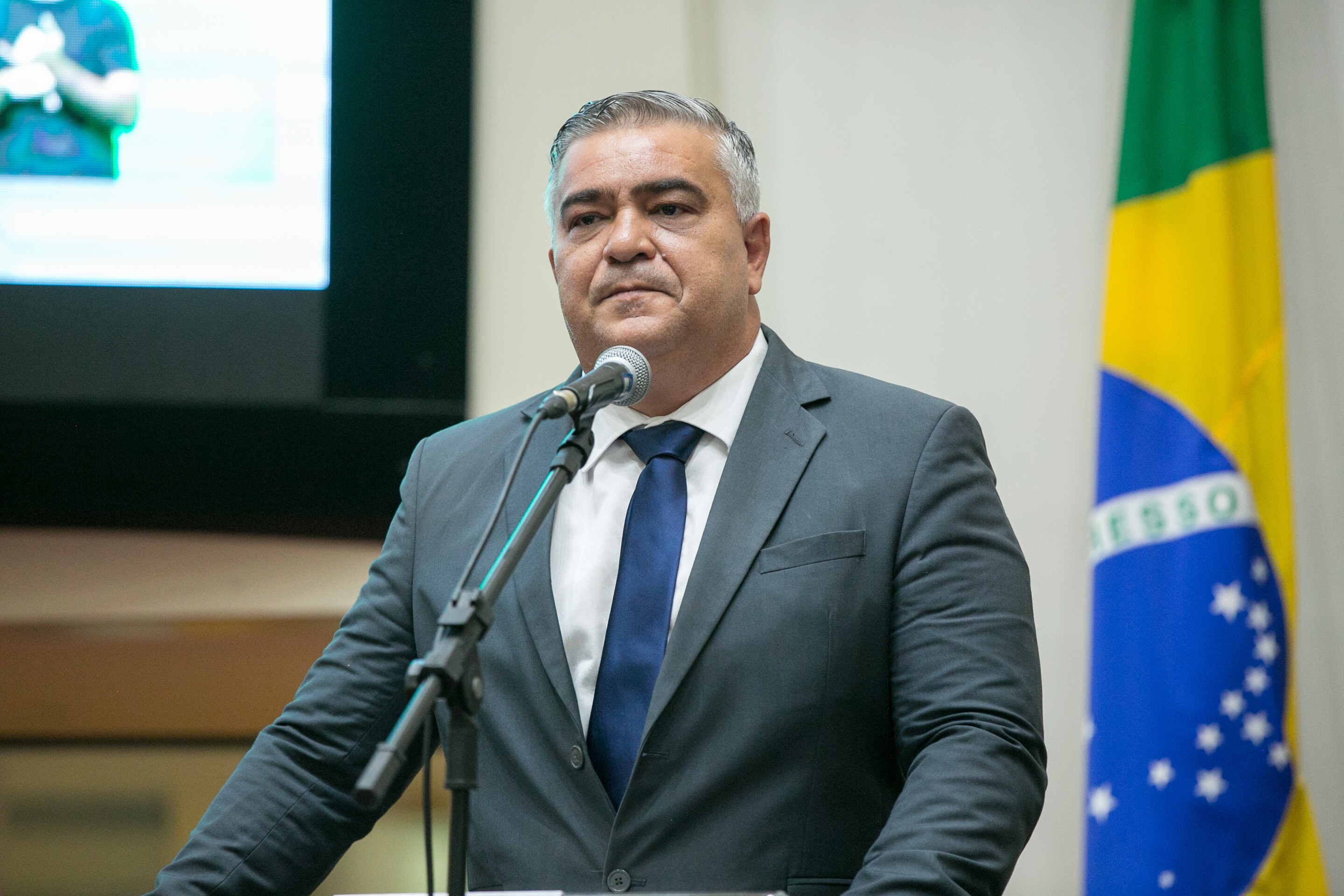Triatleta rifa bicicleta para competir e Sargento Lima critica atuação da Fesporte