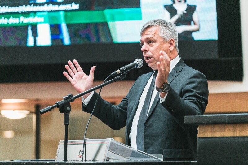 Fabiano critica novo corte de recursos federais para rodovias de SC