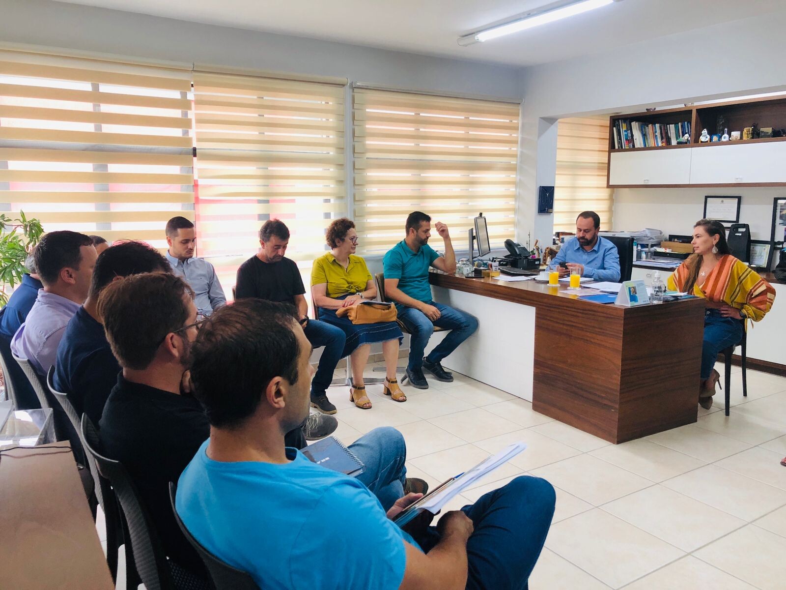 Paulinha inicia a semana em Bombinhas para tratar da programação dos 30 anos