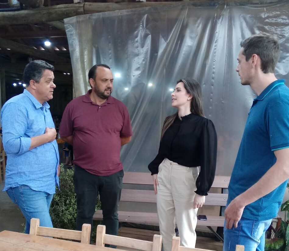 Naatz cumpre roteiro e define emendas nas regiões Central e Meio Oeste