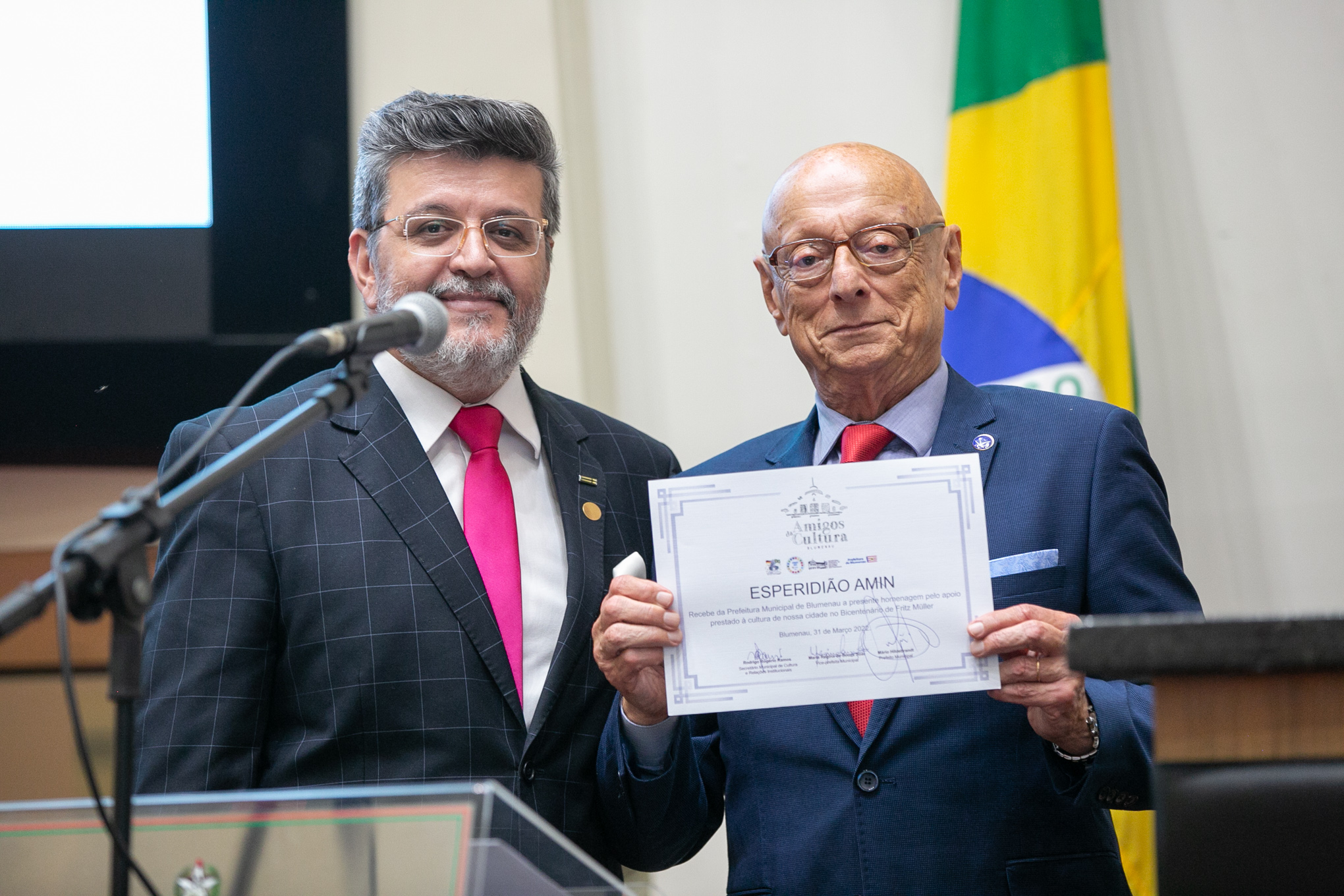 Secretário de Cultura de Blumenau, Rodrigo Rogério Ramos e Senador Esperidião Amin (PP)