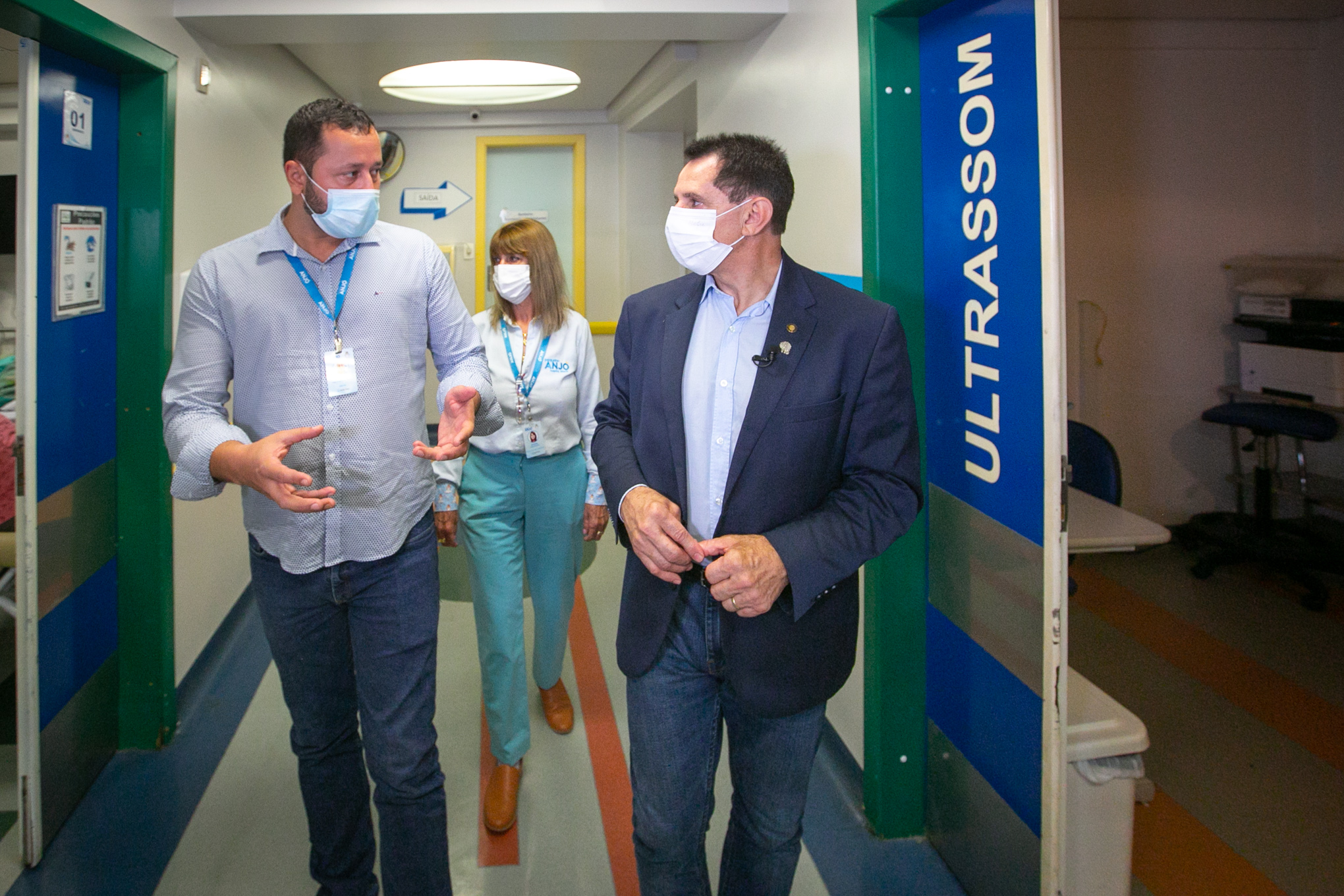 Deputado Coronel Mocellin (Republicanos), diretor geral do Hospital Pequeno Anjo, Fábio Oliveira e diretora do Centro de Desenvolvimento Institucional Jurema Gontarski