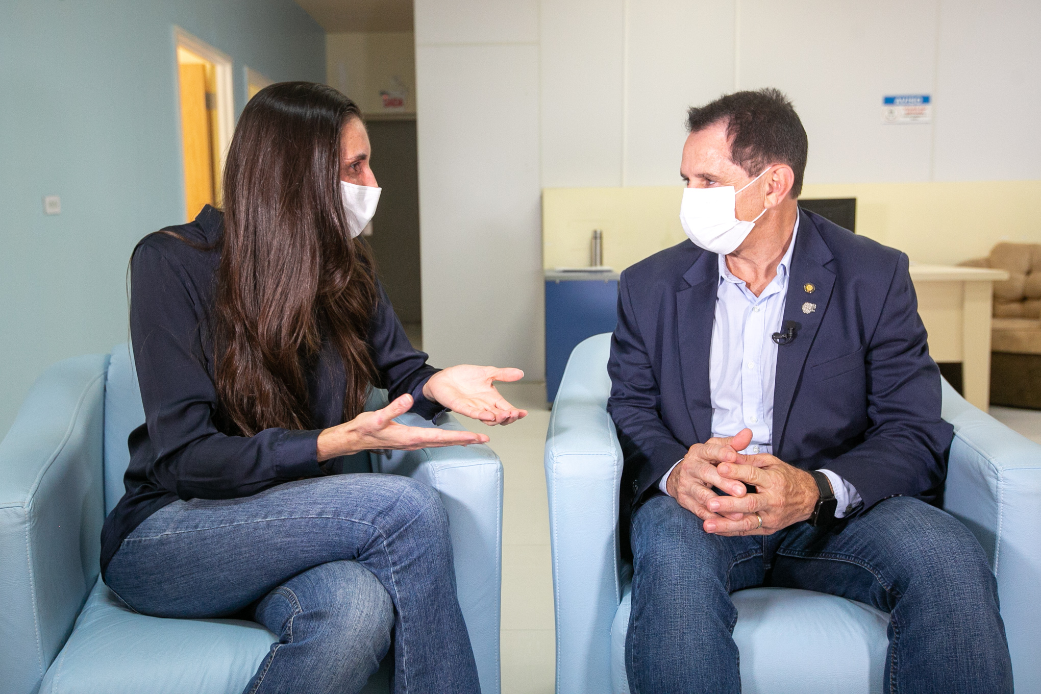 Deputado Coronel Mocellin (Republicanos) e diretora geral do Hospital Municipal Ruth Cardoso, Syntia Sorgato