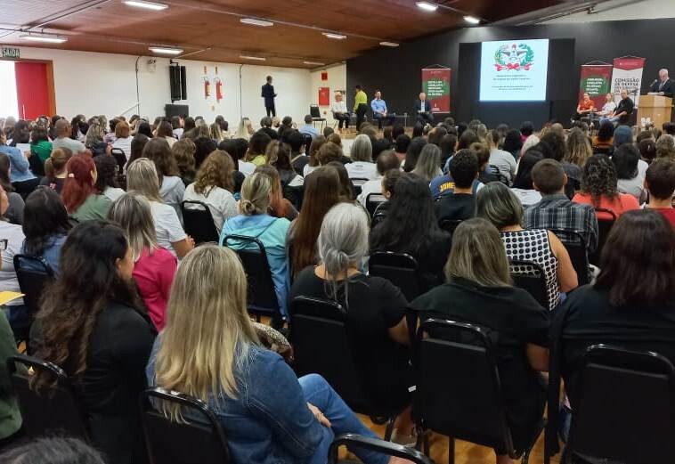 Seminário organizado pela Alesc reúne mais de 600 pessoas no Centro de Eventos da Univille, nesta segunda (25). FOTO: Reprodução/TVAL