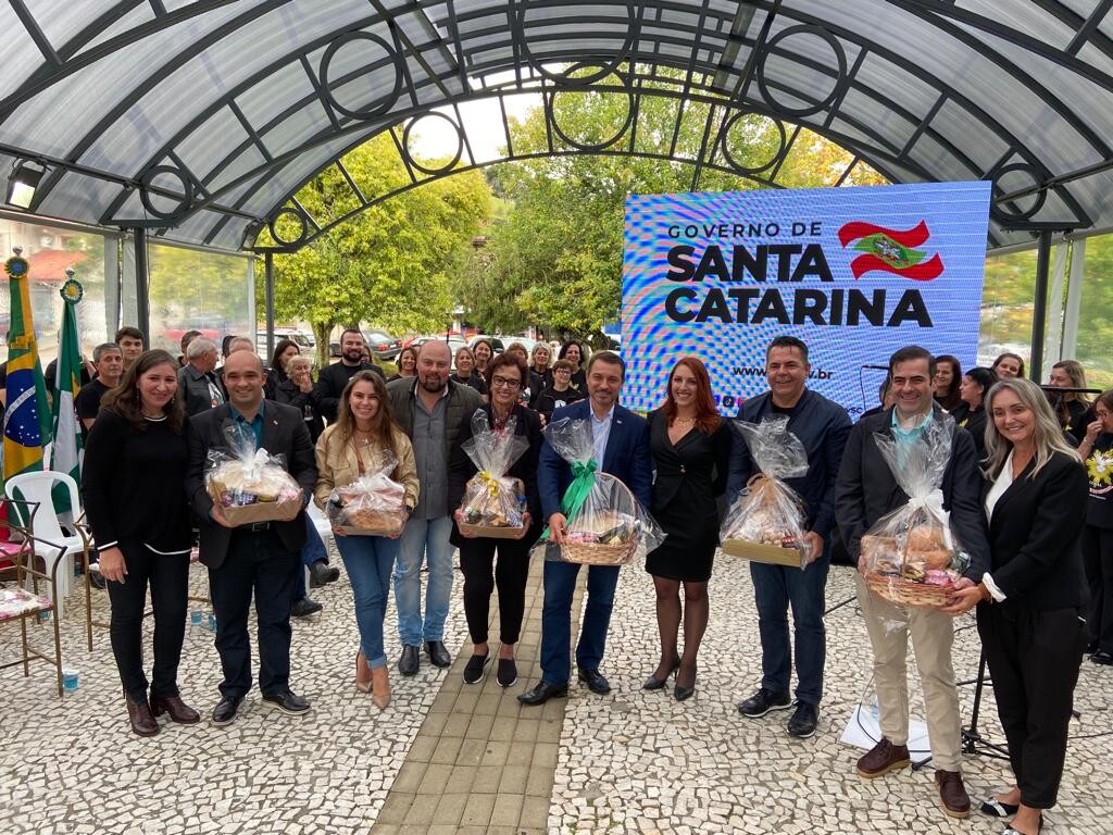 Paulinha cumpre agenda em Laguna, Rancho Queimado e Paulo Lopes