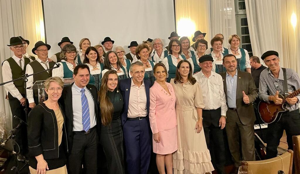 Paulinha participa de atos do governo para investimentos de R$ 11,8 milhões