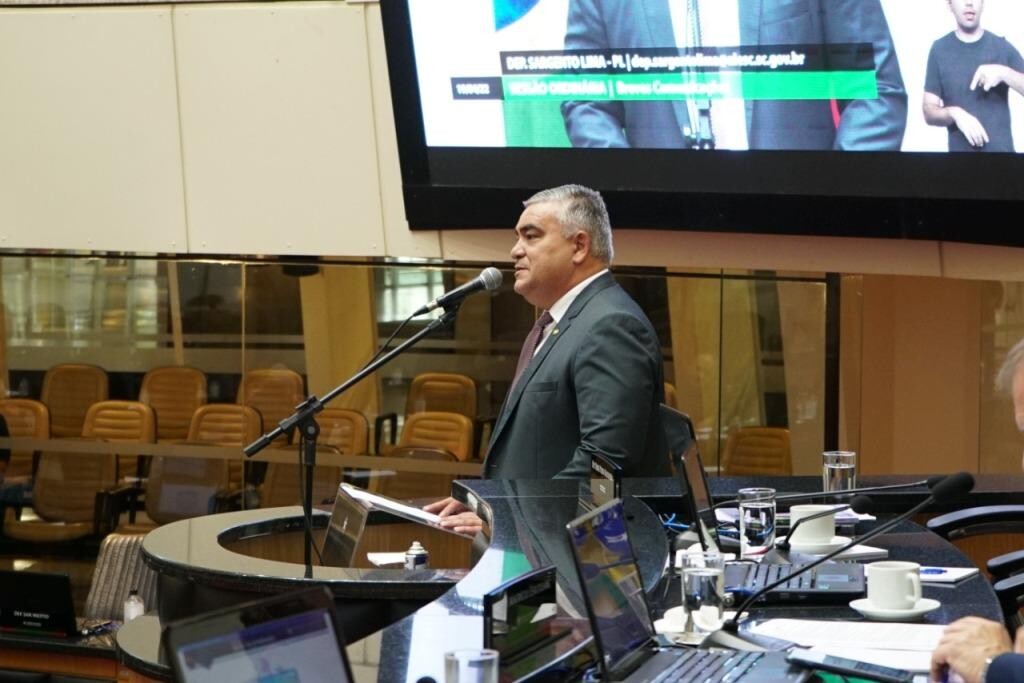 Sargento Lima cobra do governo envio de plano de carreira dos militares