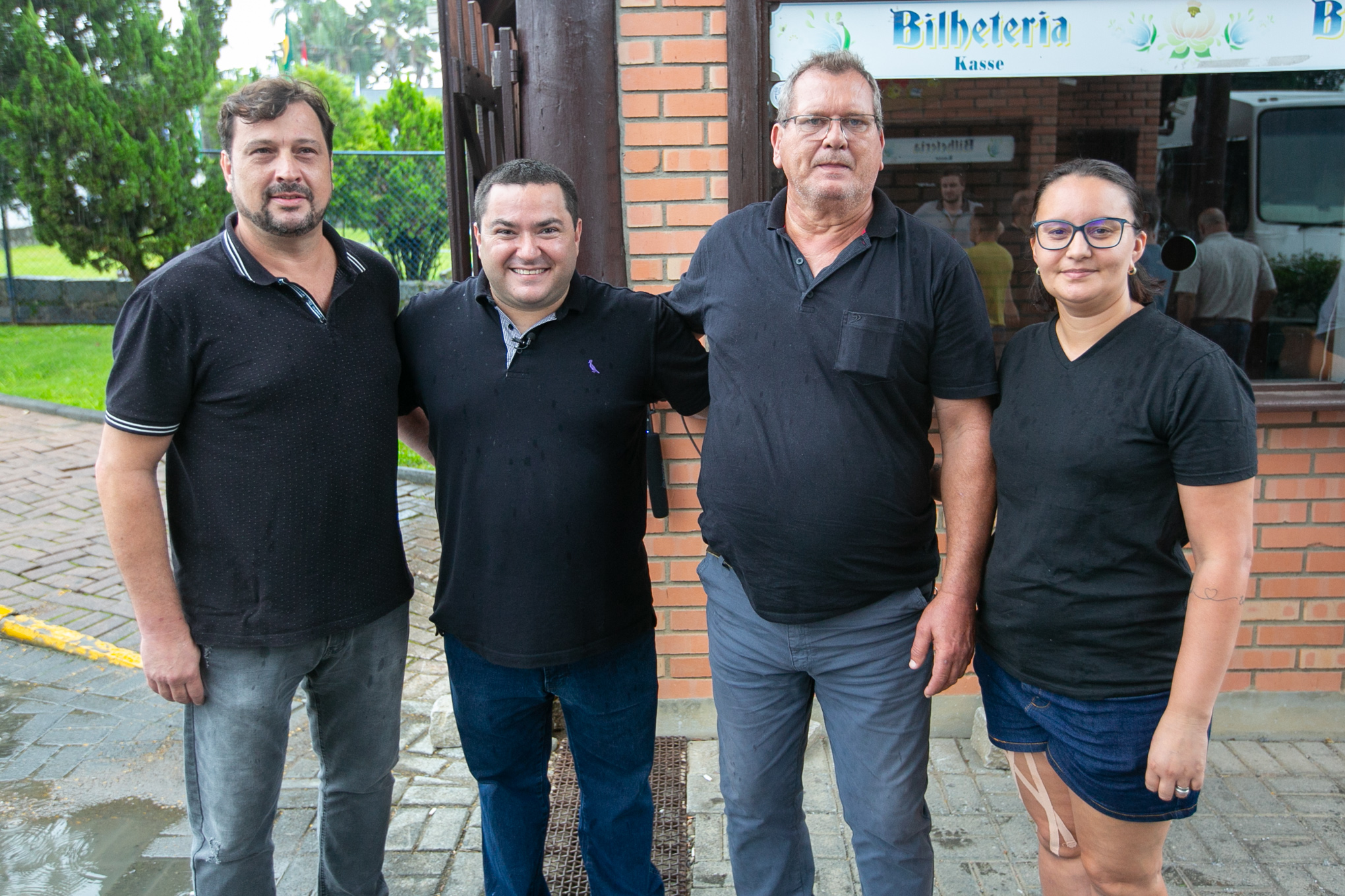 Vereador Horst Lemke, deputado Ricardo Alba (União Brasil), secretário de Planejamento Dieter Weege e comerciante Edy da Costa