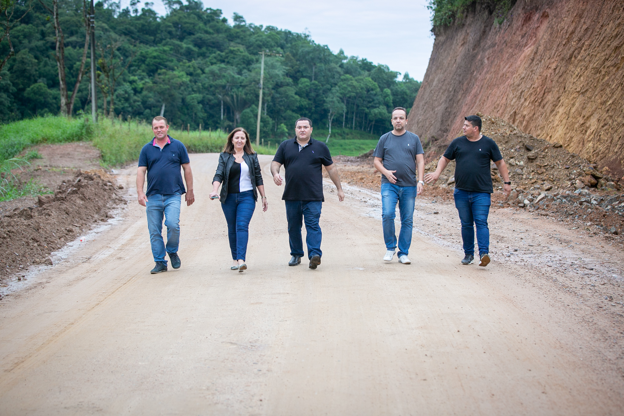 Morador Adriano Kremer, vereadora Lete Richartz, deputado Ricardo Alba (União Brasil), vereador Betinho e vereador Jônatas Jacó