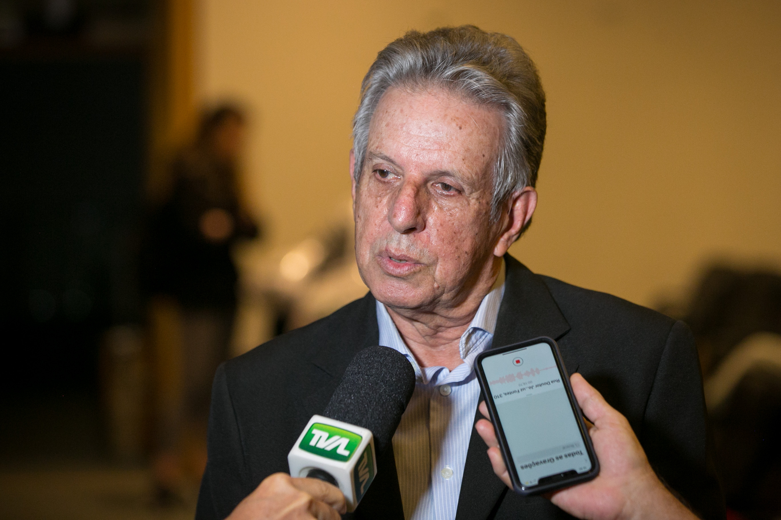 Professor e escritor Silvio Luzardo