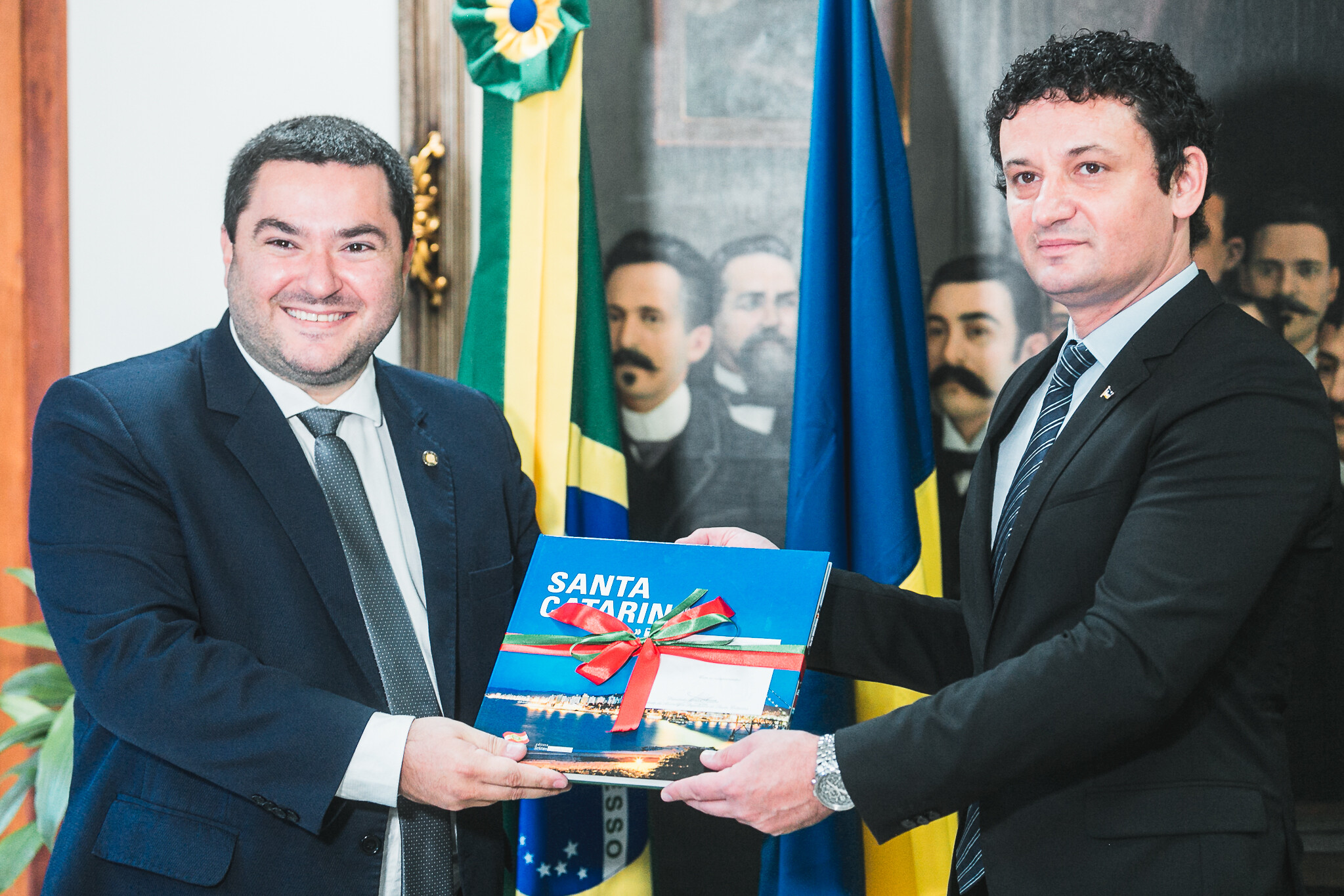 Deputado Ricardo Alba e o chefe da representação diplomática da Ucrânia no Brasil, Anatoliy Tkach