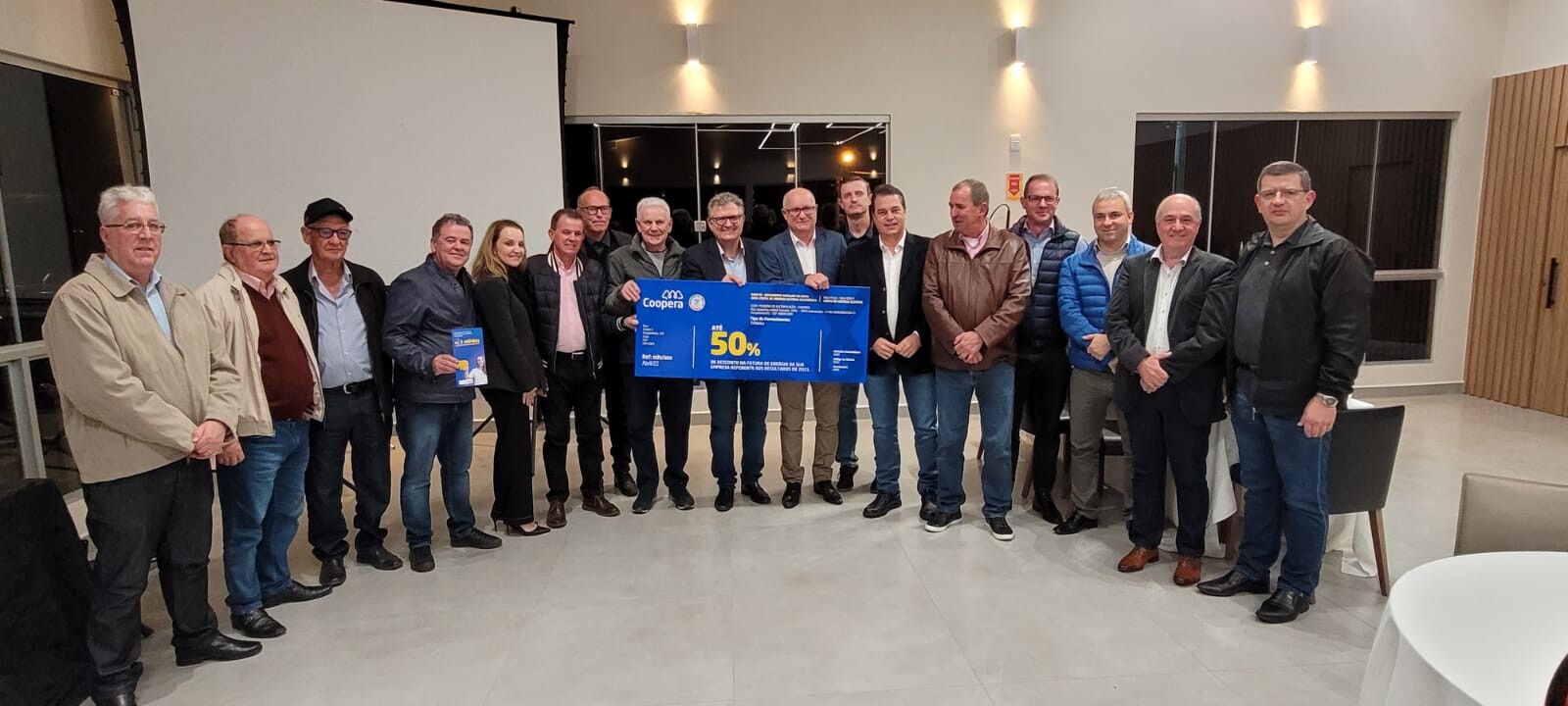 Minotto prestigia evento da Coopera com associados