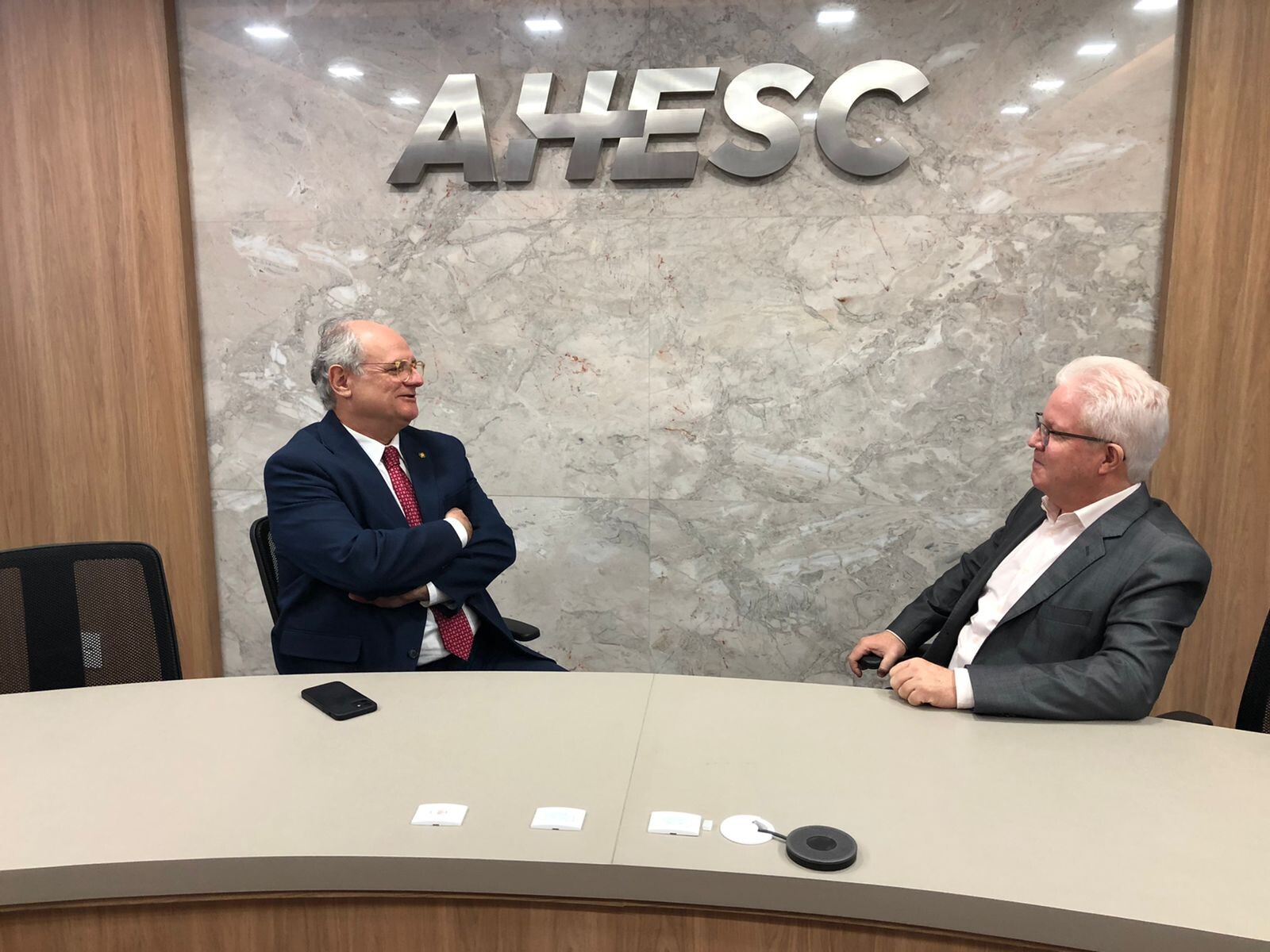 Dr. Vicente discute demandas dos hospitais filantrópicos