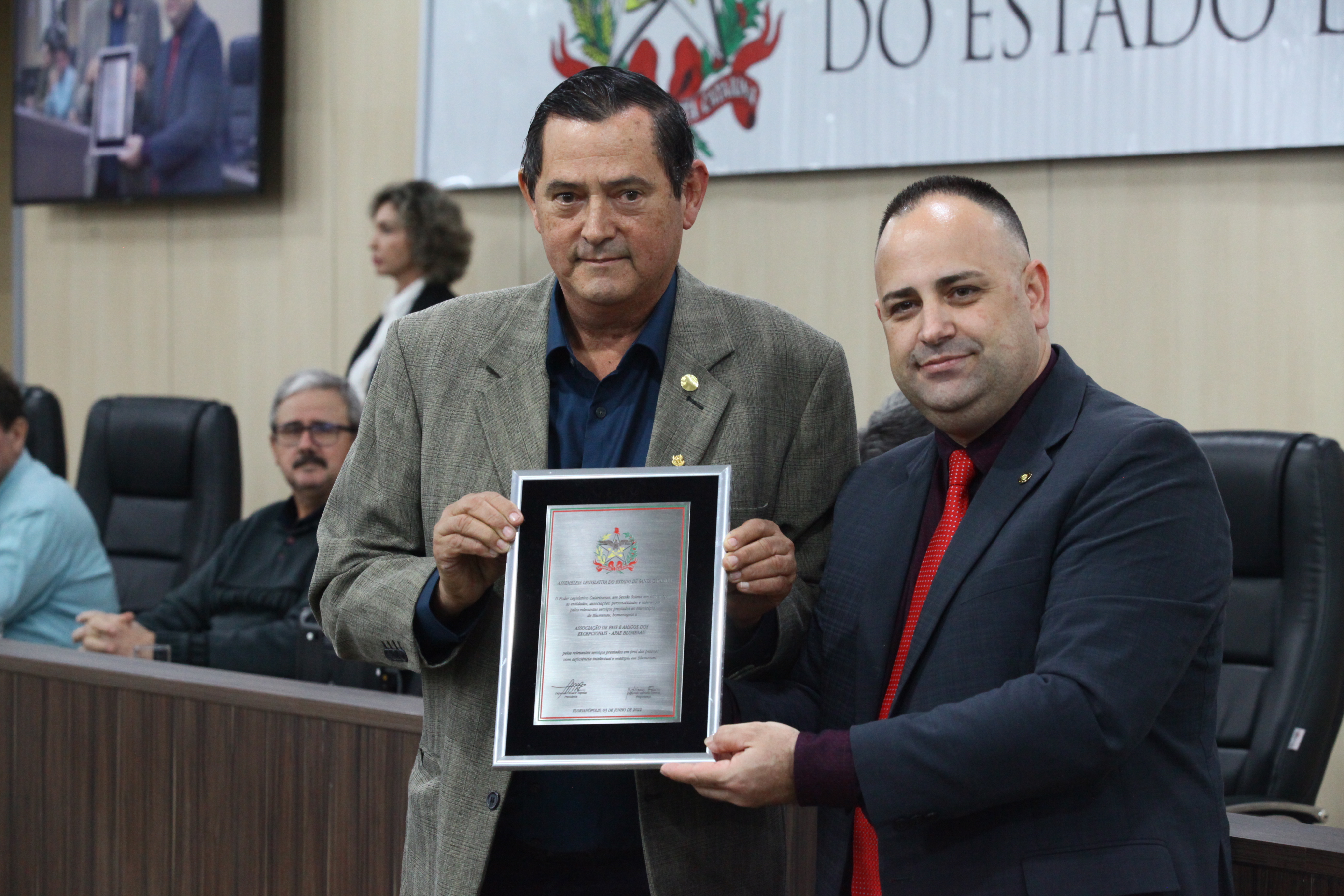Sessão Solene em homenagem as entidades, associações, personalidades e lideranças de Blumenau