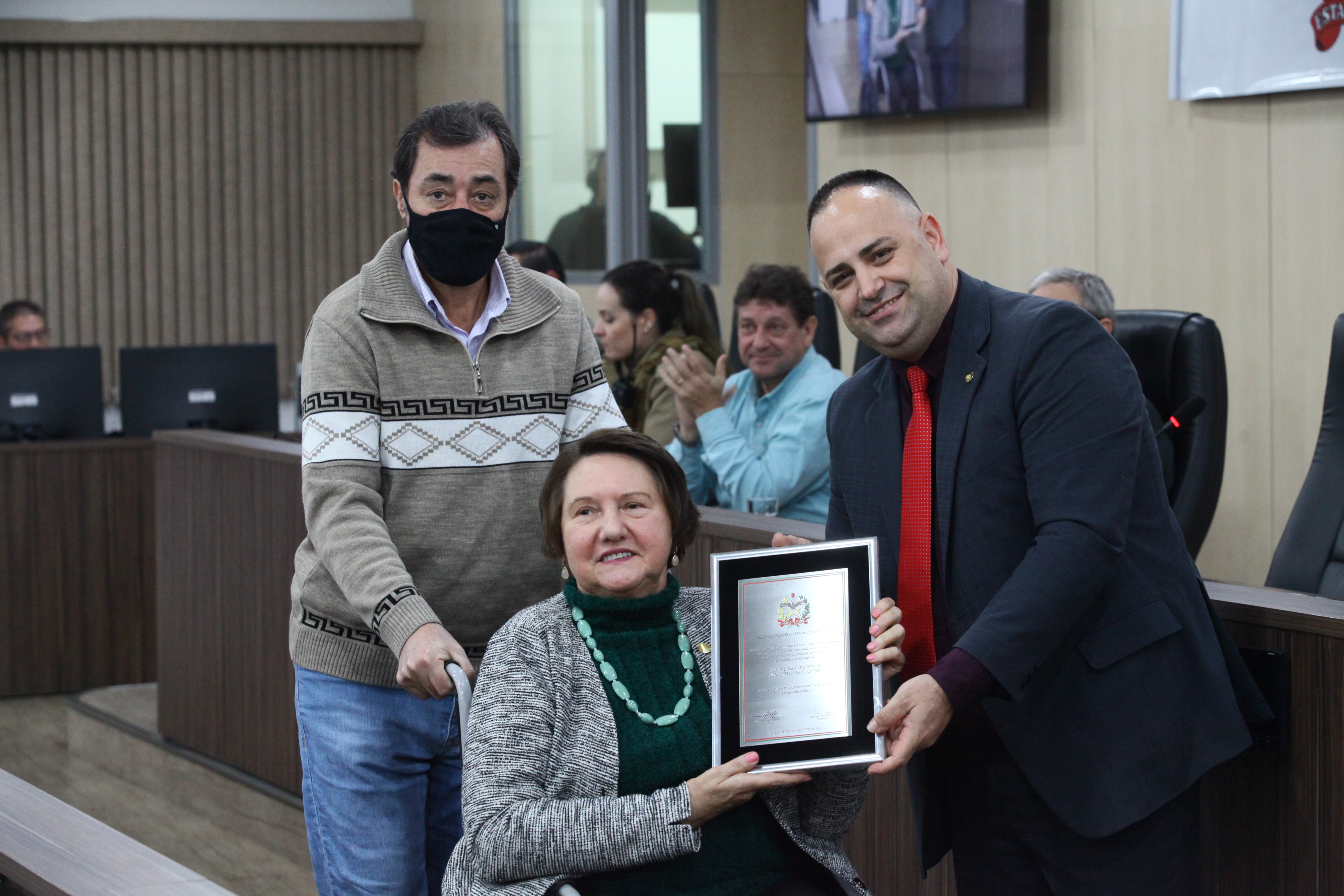 Sessão Solene em homenagem as entidades, associações, personalidades e lideranças de Blumenau