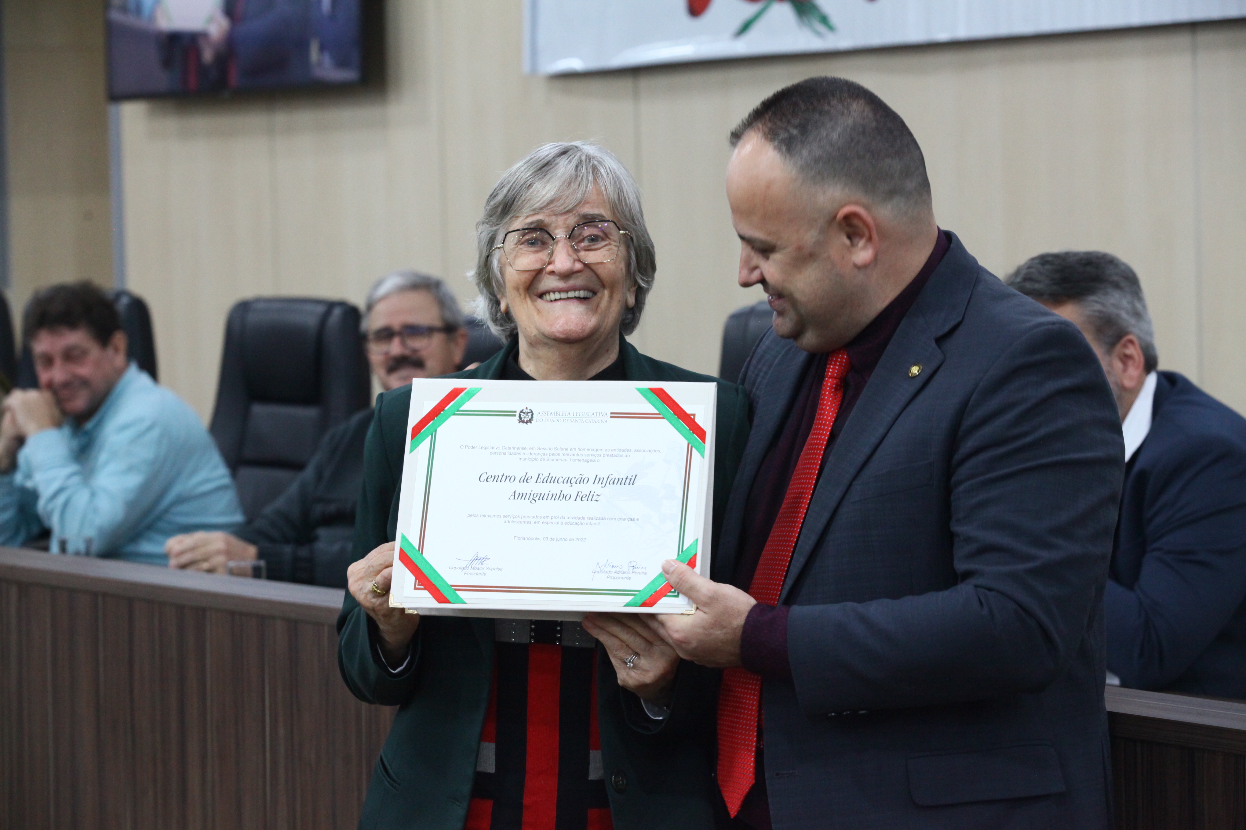 Sessão Solene em homenagem as entidades, associações, personalidades e lideranças de Blumenau