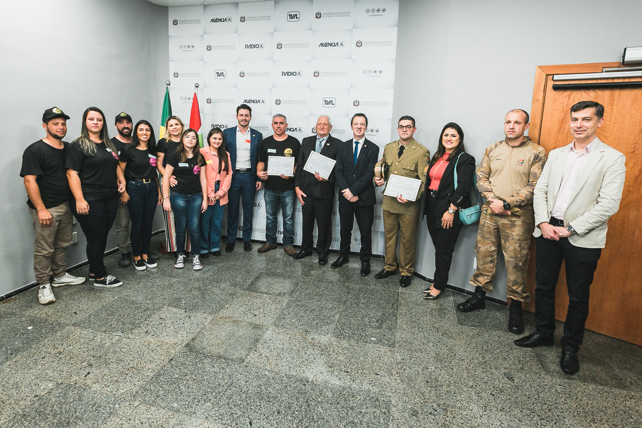 Deputado Ismael dos Santos e os homenageados