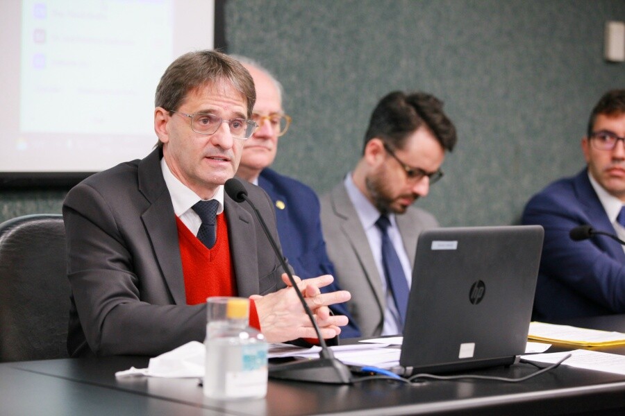 Saretta diz que falta de leitos de UTI é histórica e prega mudanças
