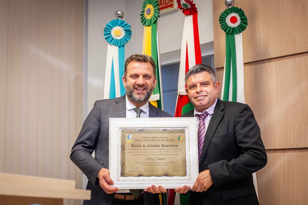 Deputado Jerry Comper recebe Título de Cidadão Rioestense