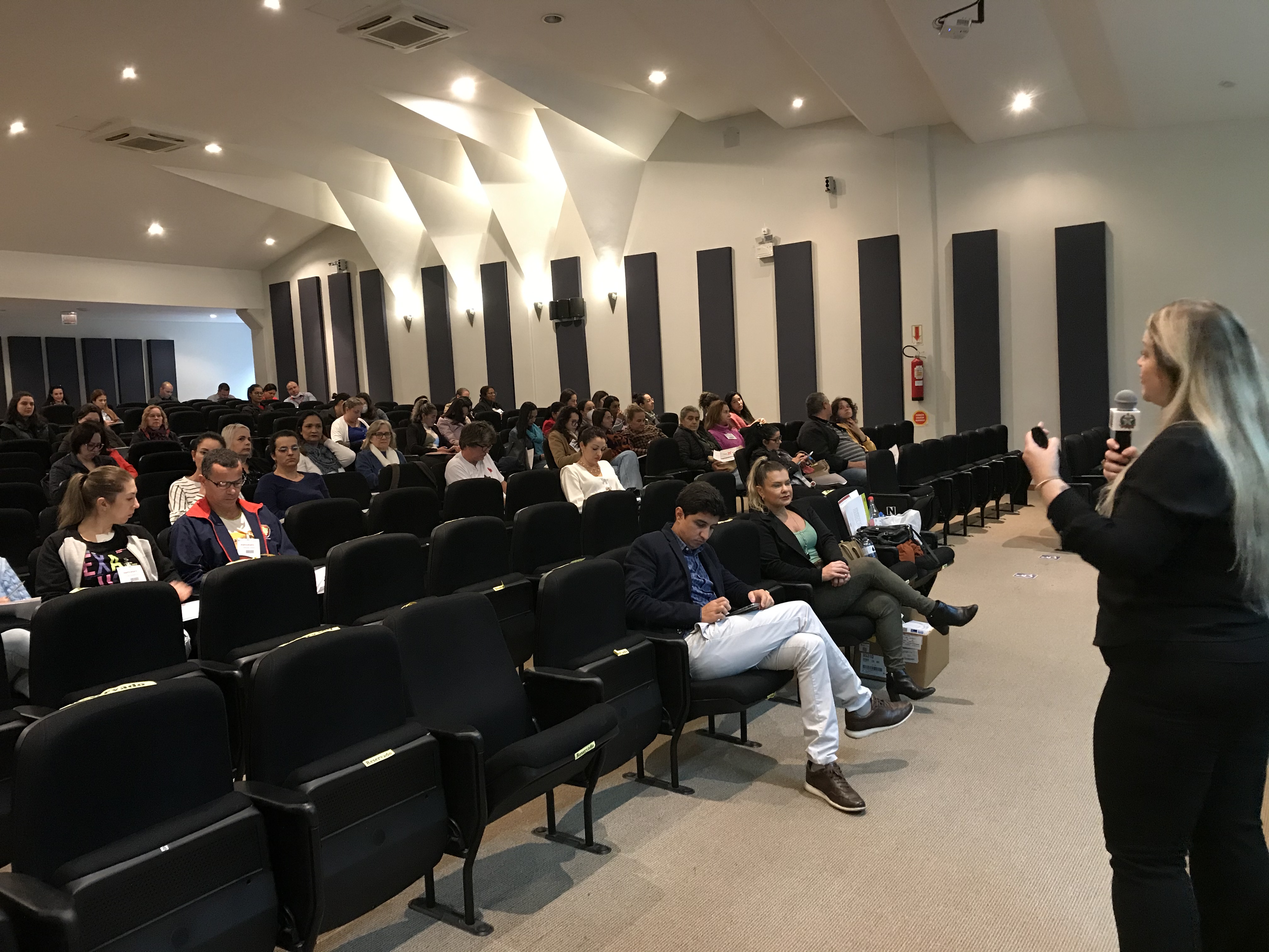 Seminário de Capacitação na Atenção à Saúde das Pessoas com Estomias
