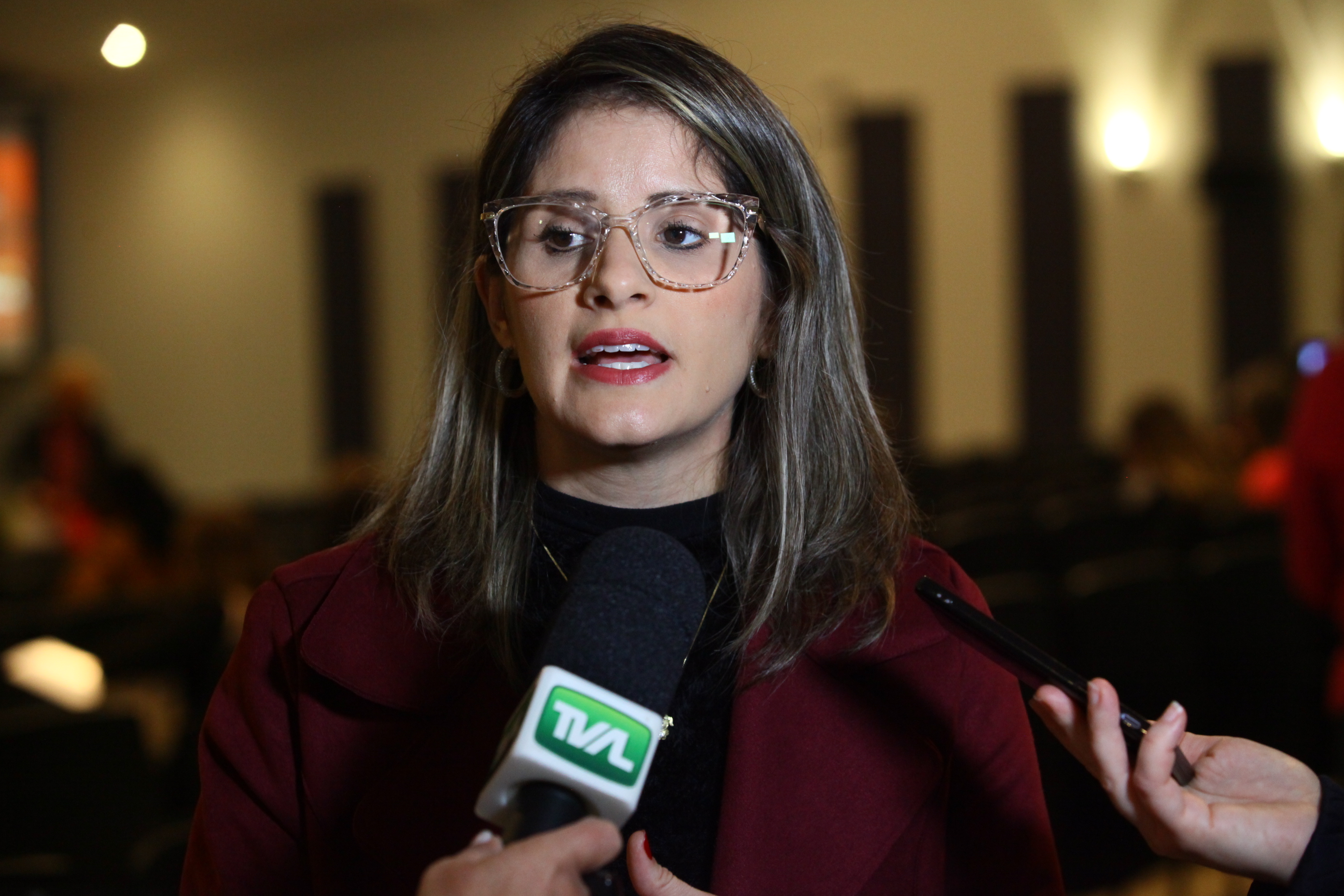 Seminário de Capacitação na Atenção à Saúde das Pessoas com Estomias - Lisiane Marcolin, enfermeira estomaterapeuta