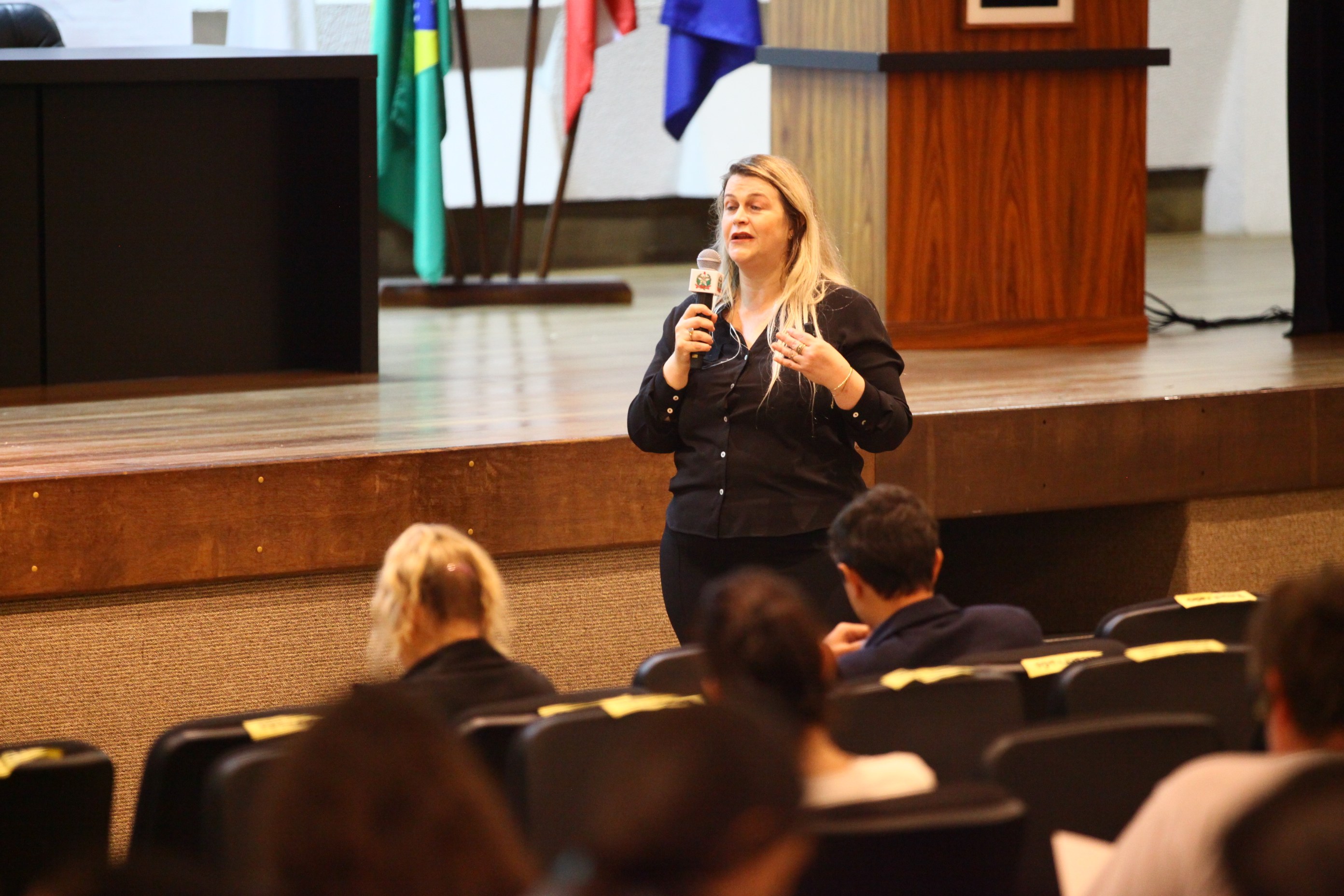 Seminário de Capacitação na Atenção à Saúde das Pessoas com Estomias - Jaqueline Reginatto, fisioterapeuta