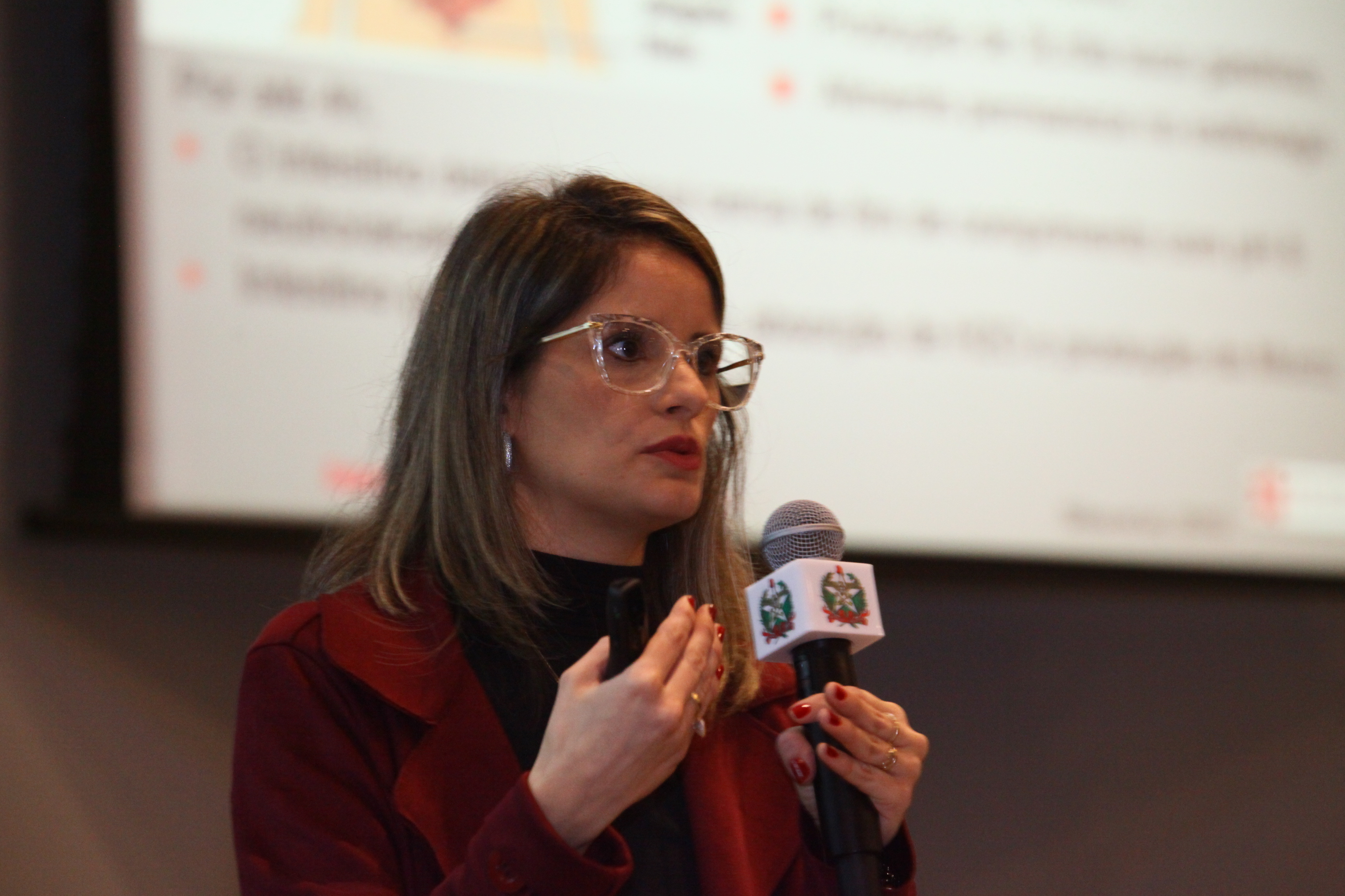Seminário de Capacitação na Atenção à Saúde das Pessoas com Estomias - Lisiane Marcolin, enfermeira estomaterapeuta