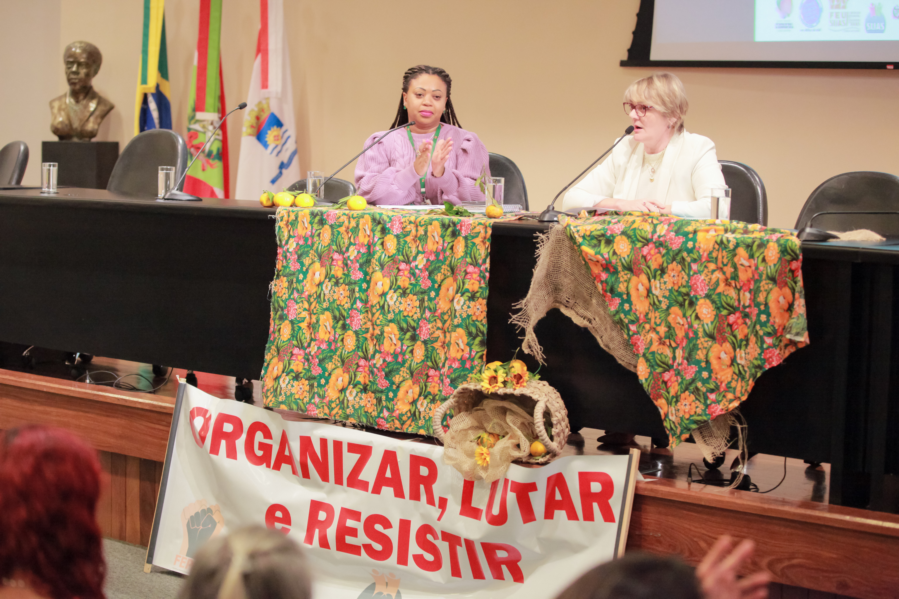 Encontro da Política de Assistência Social e Reinstalação da Frente Catarinense em Defesa do SUAS