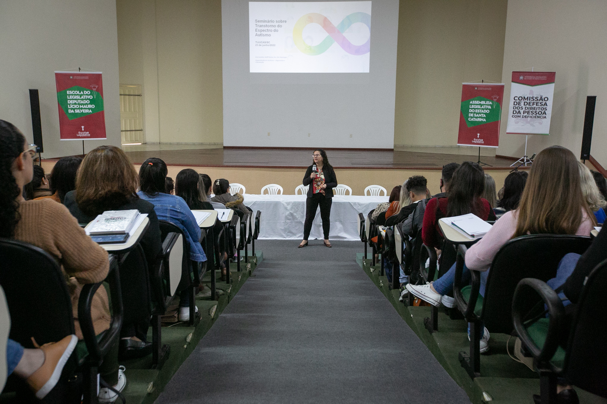 Seminário sobre o Transtorno do aspectro autista em Tijucas