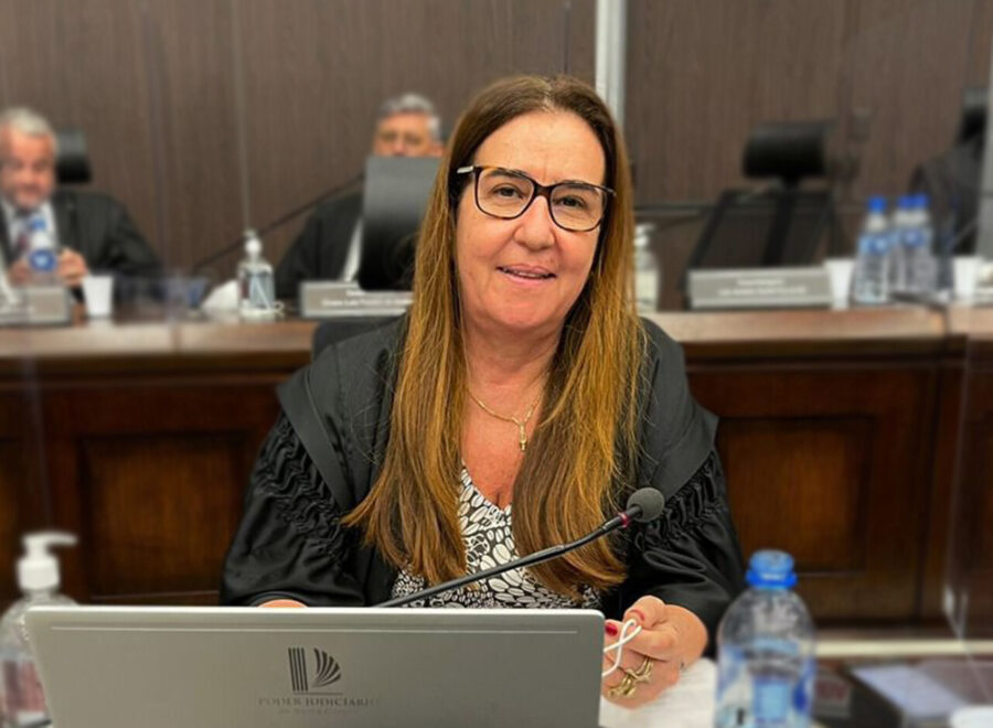 A desembargadora Denise Volpato, corregedora-geral da Justiça, comenta sobre o sistema Busca Ativa, o serviço Família Acolhedora, o Apadrinhamento Afetivo, e os desafios do Judiciário