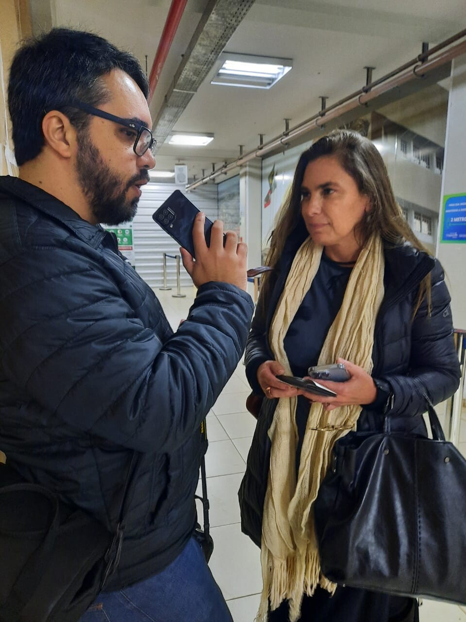 Deputada Paulinha concede entrevista