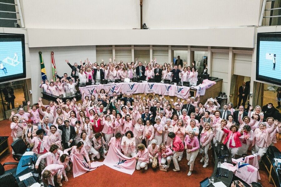 Após a aprovação do PL 17/2022, que permite o repasse de recursos do Fundo Estadual de Saúde às redes femininas de combate ao câncer dos municípios ca