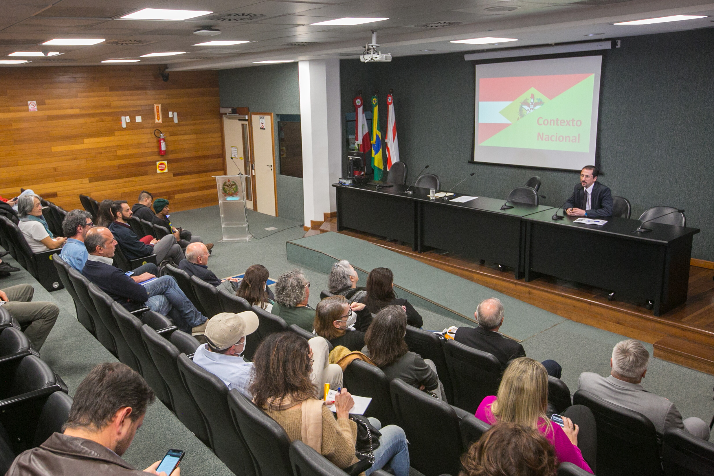 O lançamento da Frente Parlamentar de Segurança Alimentar e Nutricional aconteceu no Plenarinho Deputado Paulo Stuart Wright.