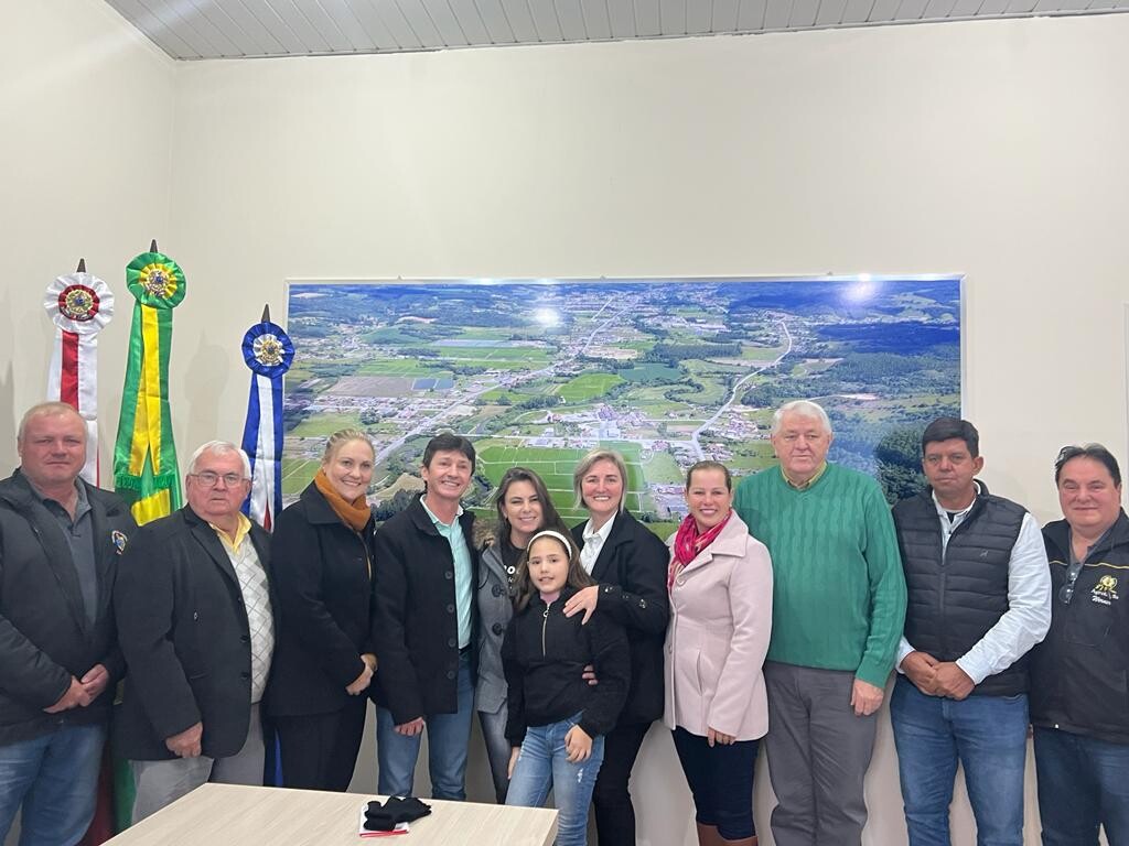 Deputada Paulinha e lideranças de Agrolândia