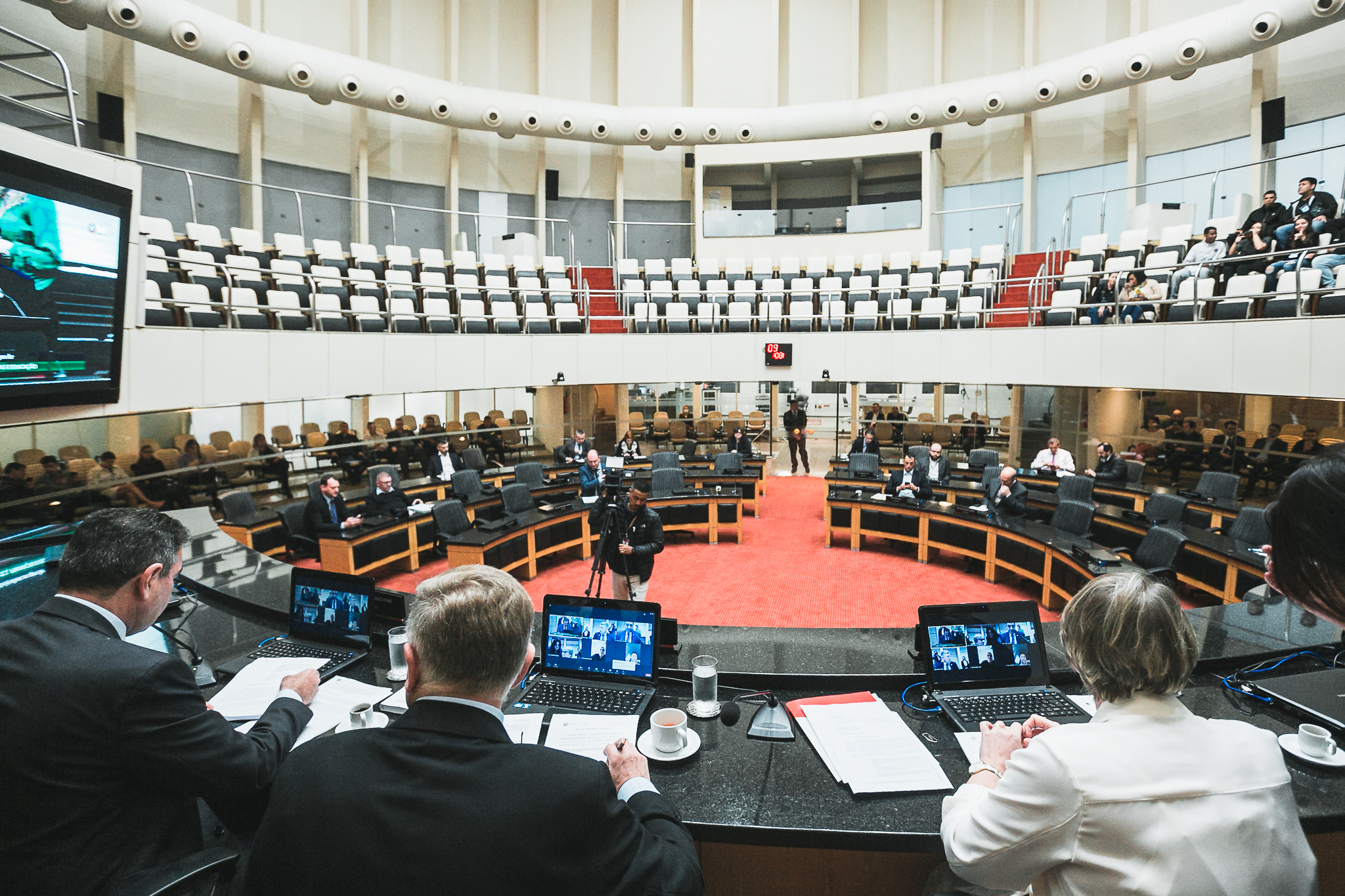 Comissão Conjunta – Constituição e Justiça; Finanças e Tributação; Educação, Cultura e Desporto