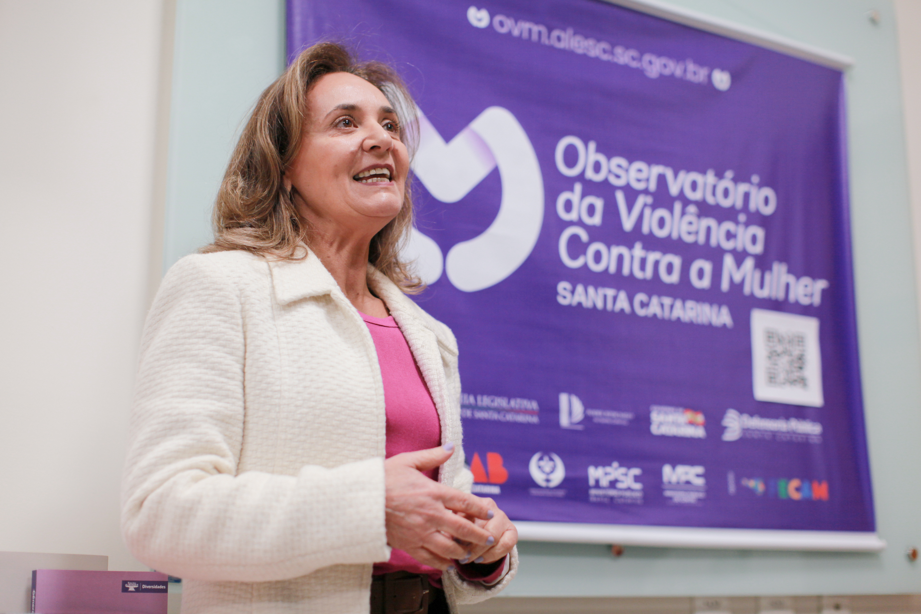 Entrevista com Delegada Cláudia Bernardi do Observatório da Violência Contra a Mulher