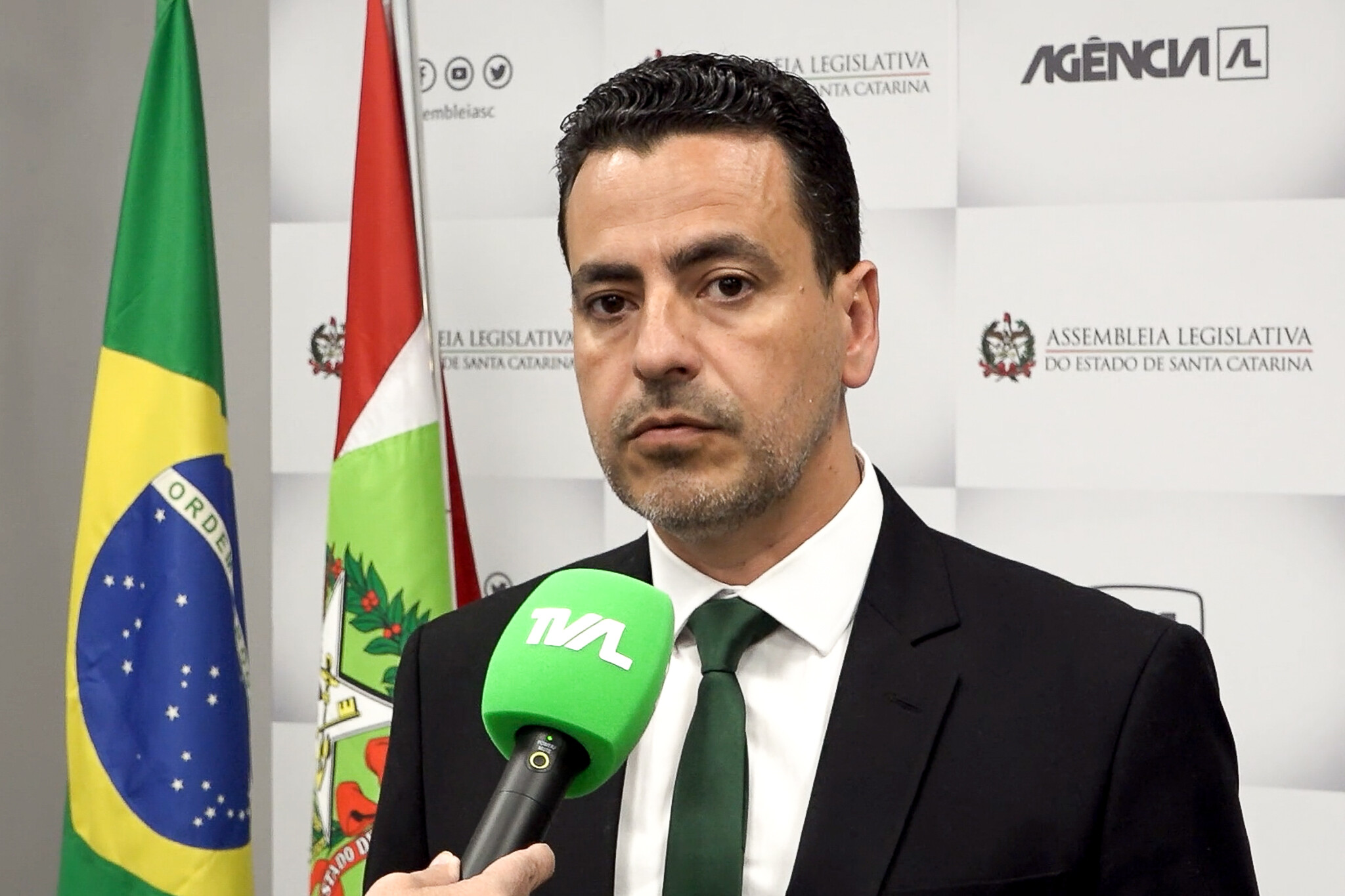 Estêner Soratto Júnior é, atualmente, vereador em Tubarão, e foi eleito deputado no último dia 2. FOTO: Reprodução/TVAL