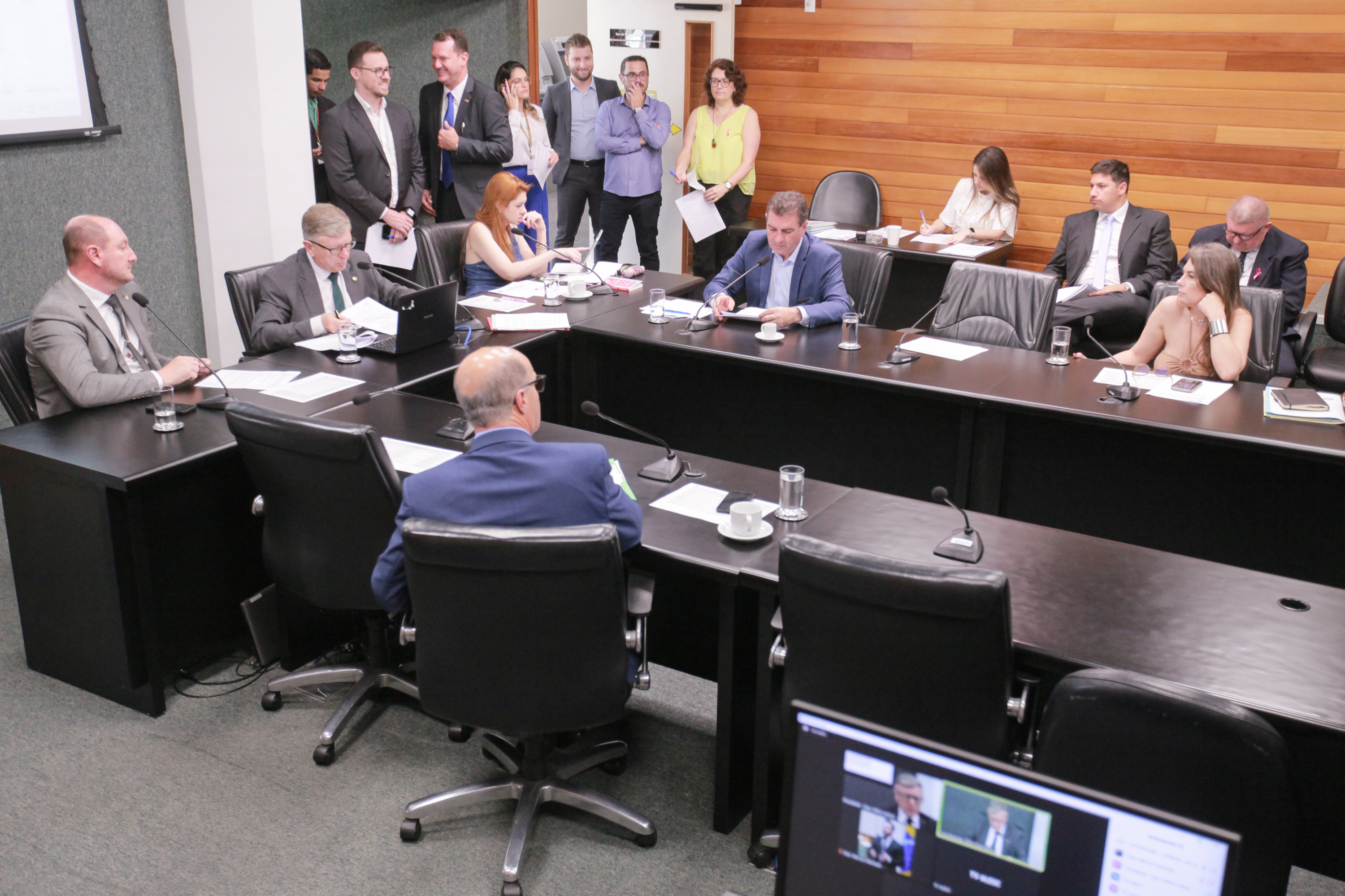 - Comissão de Constituição e Justiça