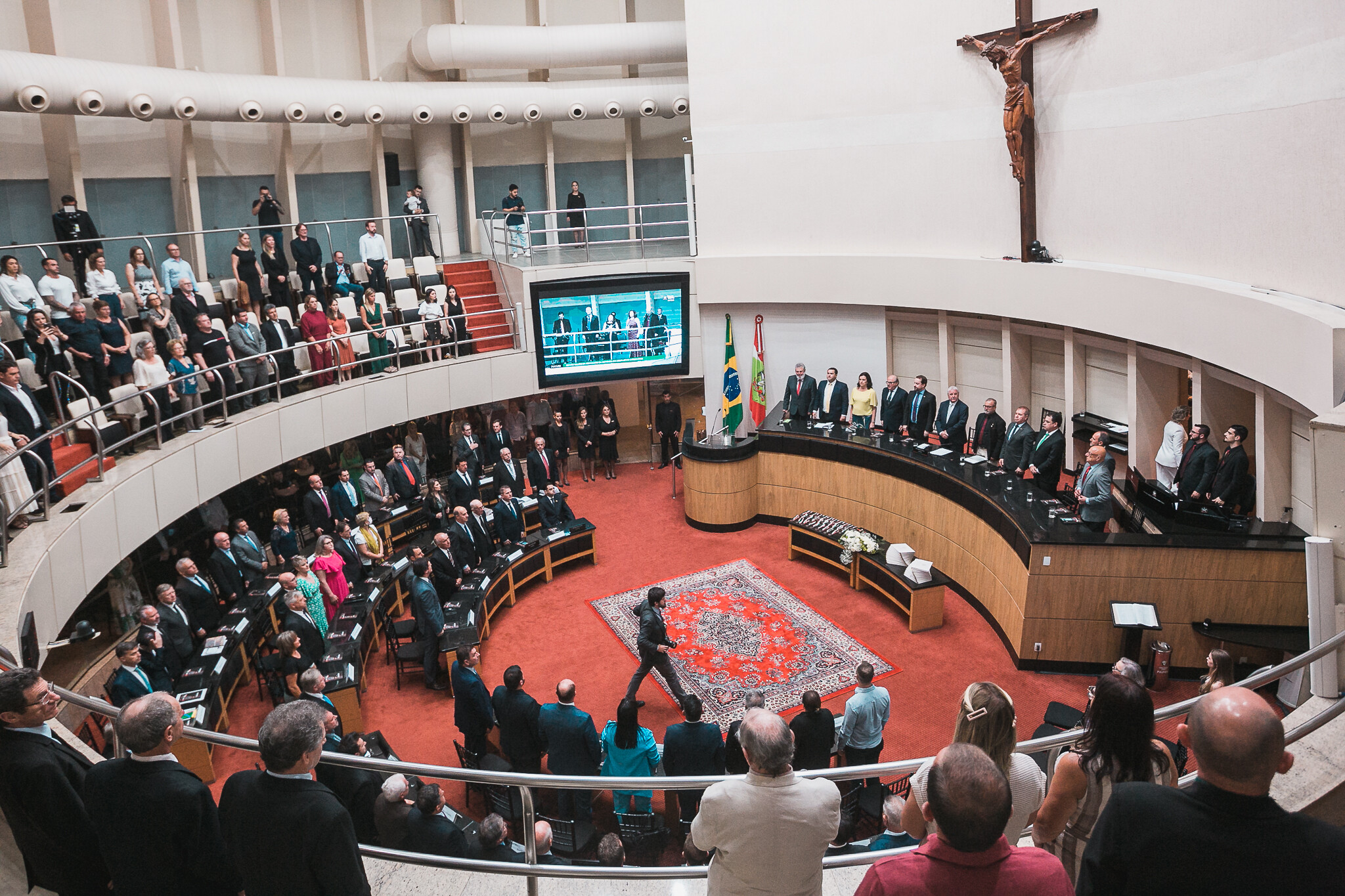 Solenidade foi realizada na noite desta segunda-feira (21)